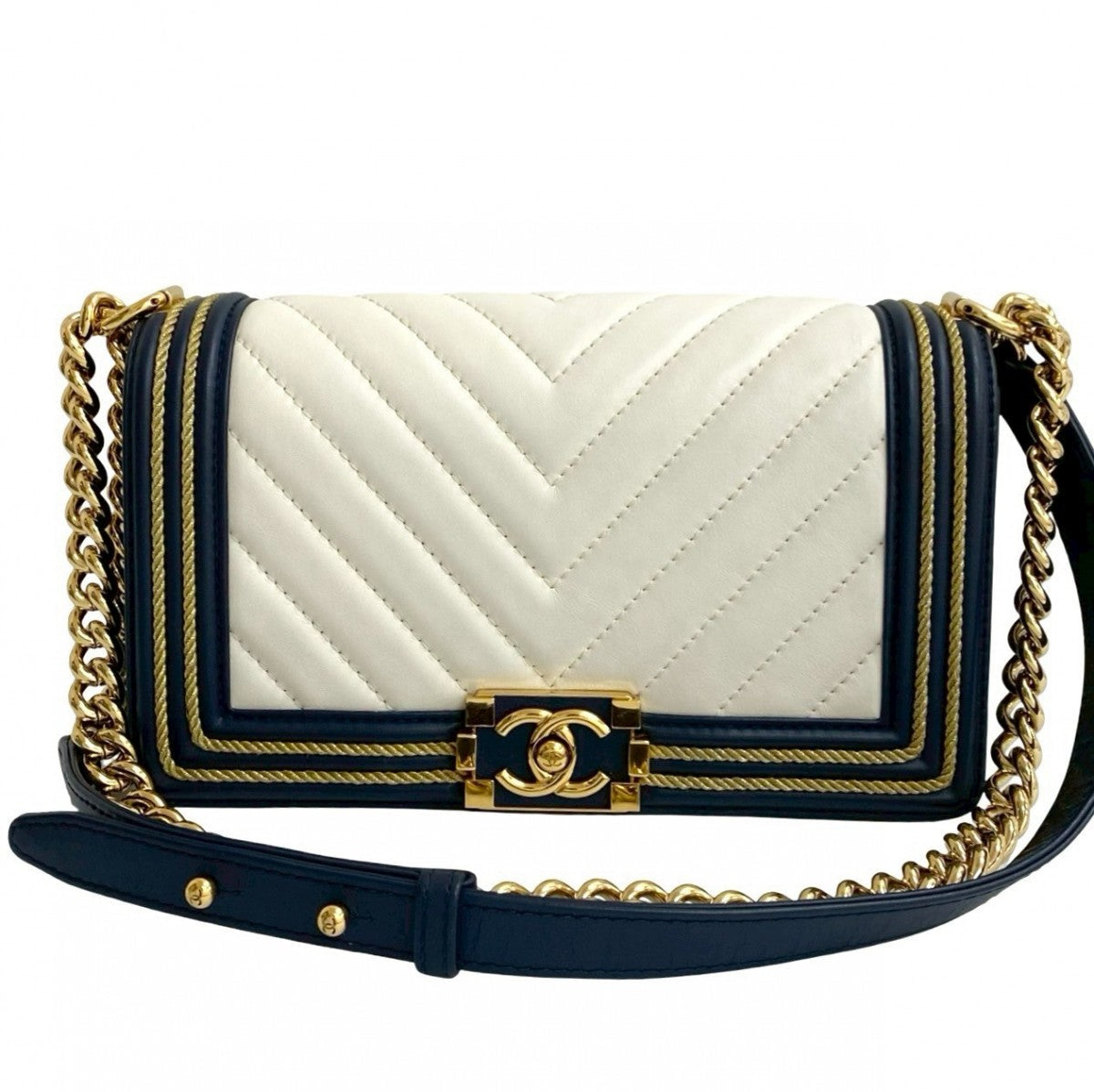 CHANEL Boy Bag – White Lambskin with COCO Mark – Karl Lagerfeld Collection, 2019 – 100% Authentic ✨Very Good Pre-Owned Condition