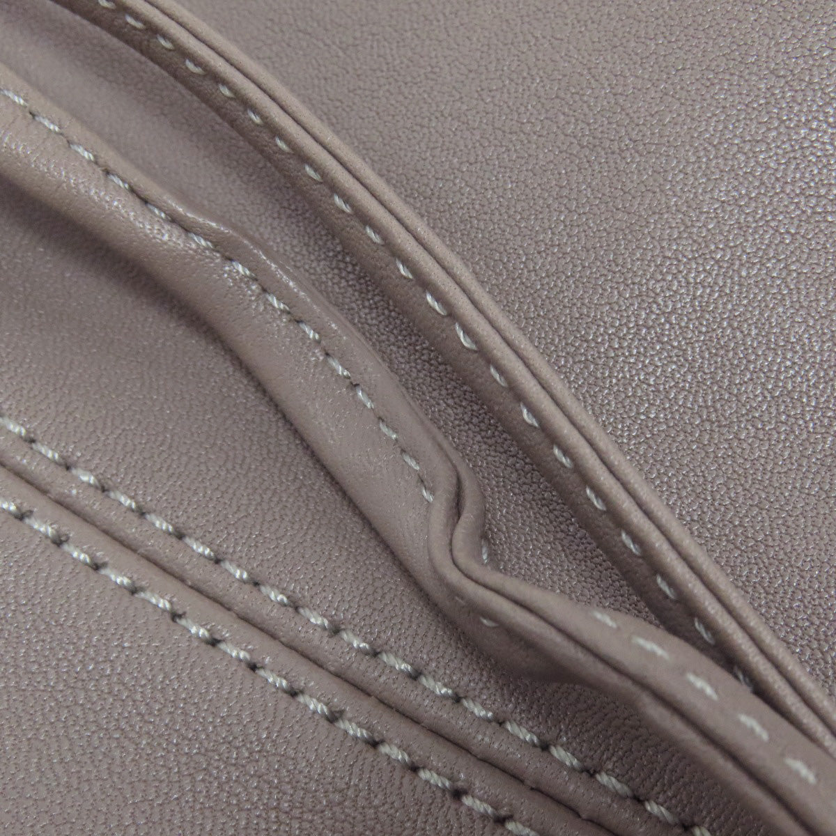 Longchamp Classic Leather Logo Line (2000s Collection) Leather Gray – 100% Authentic ✨Excellent Pre-Owned