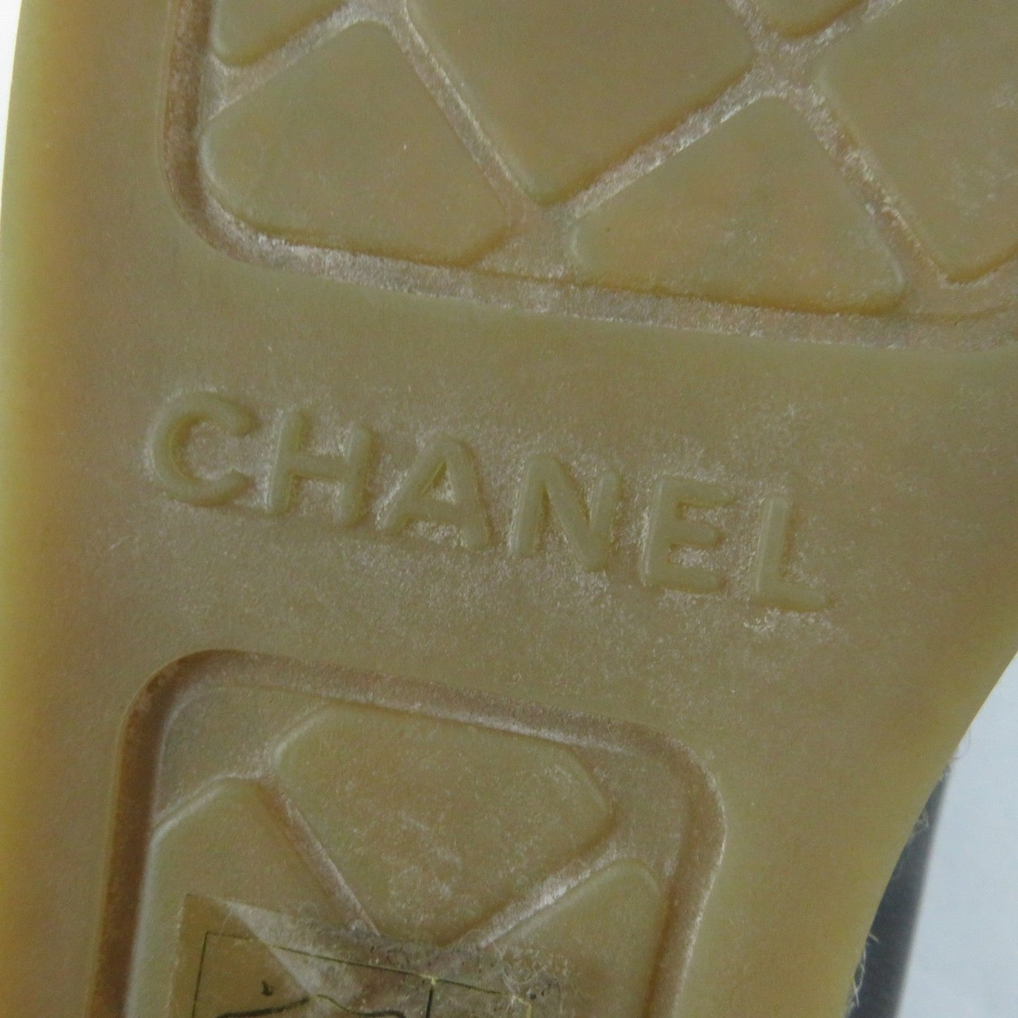 CHANEL Leather Shoes – Black & White Size 35 Collection 22S – 100% Authentic ✨Excellent Pre-Owned Condition, Almost New
