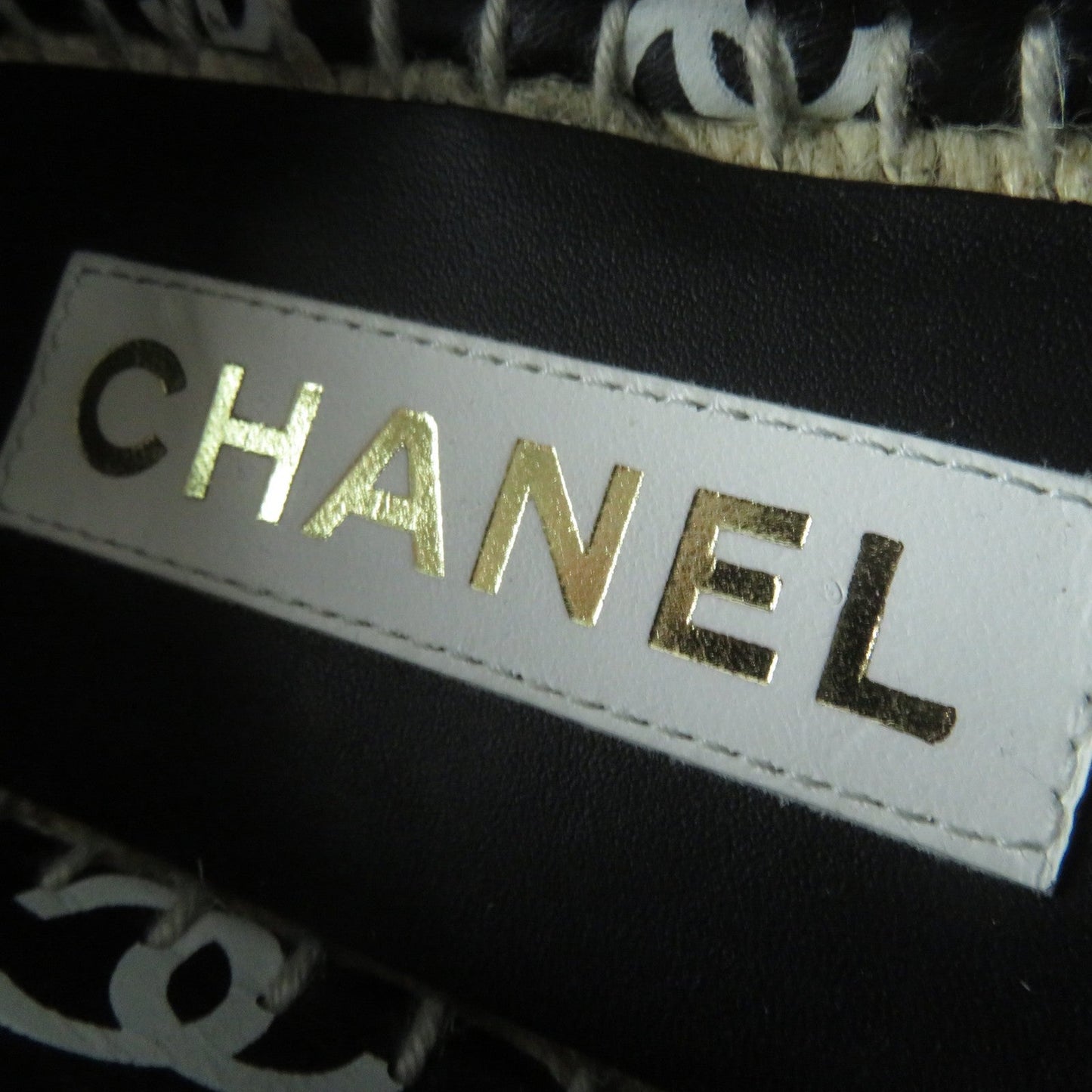 CHANEL Leather Shoes – Black & White Size 35 Collection 22S – 100% Authentic ✨Excellent Pre-Owned Condition, Almost New
