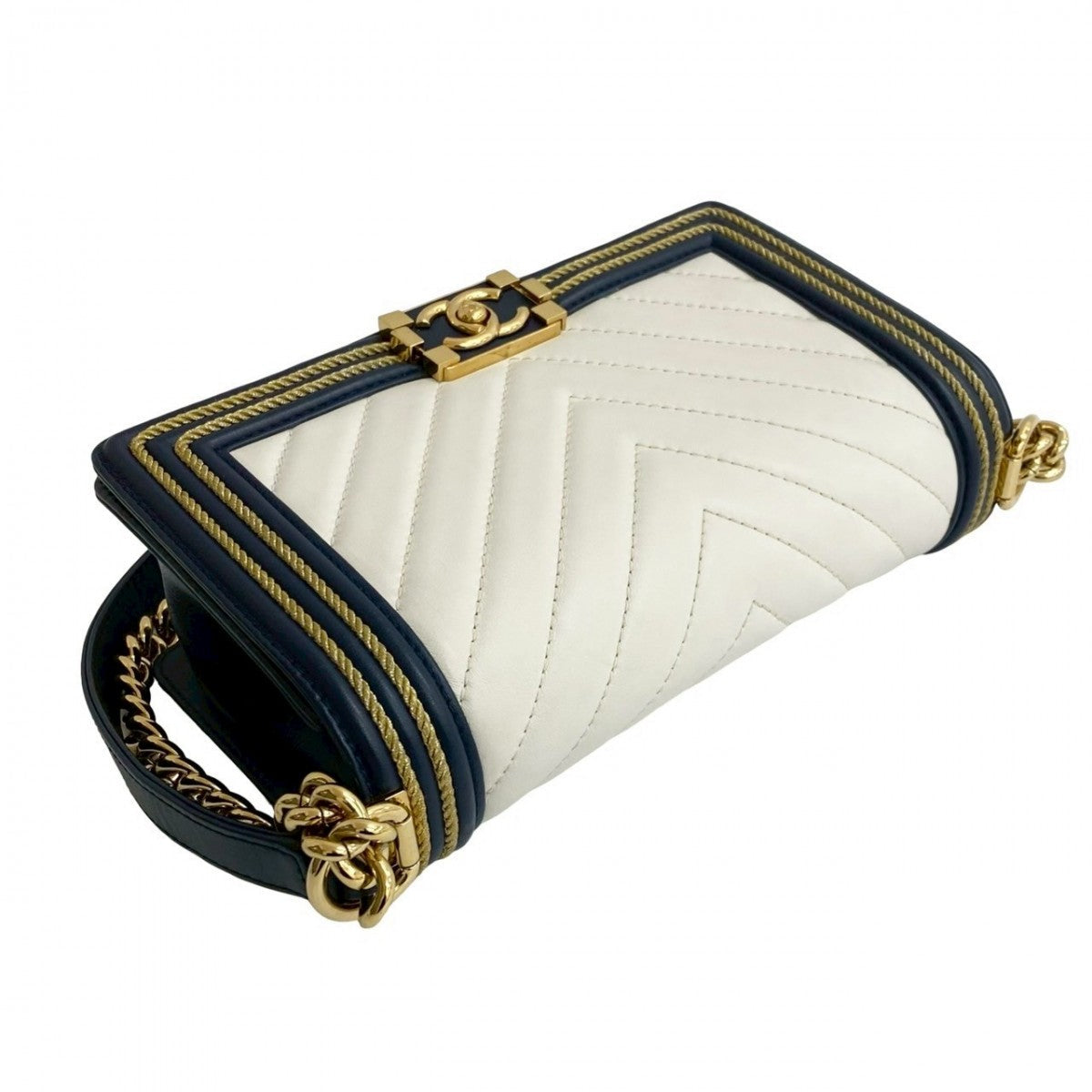 CHANEL Boy Bag – White Lambskin with COCO Mark – Karl Lagerfeld Collection, 2019 – 100% Authentic ✨Very Good Pre-Owned Condition