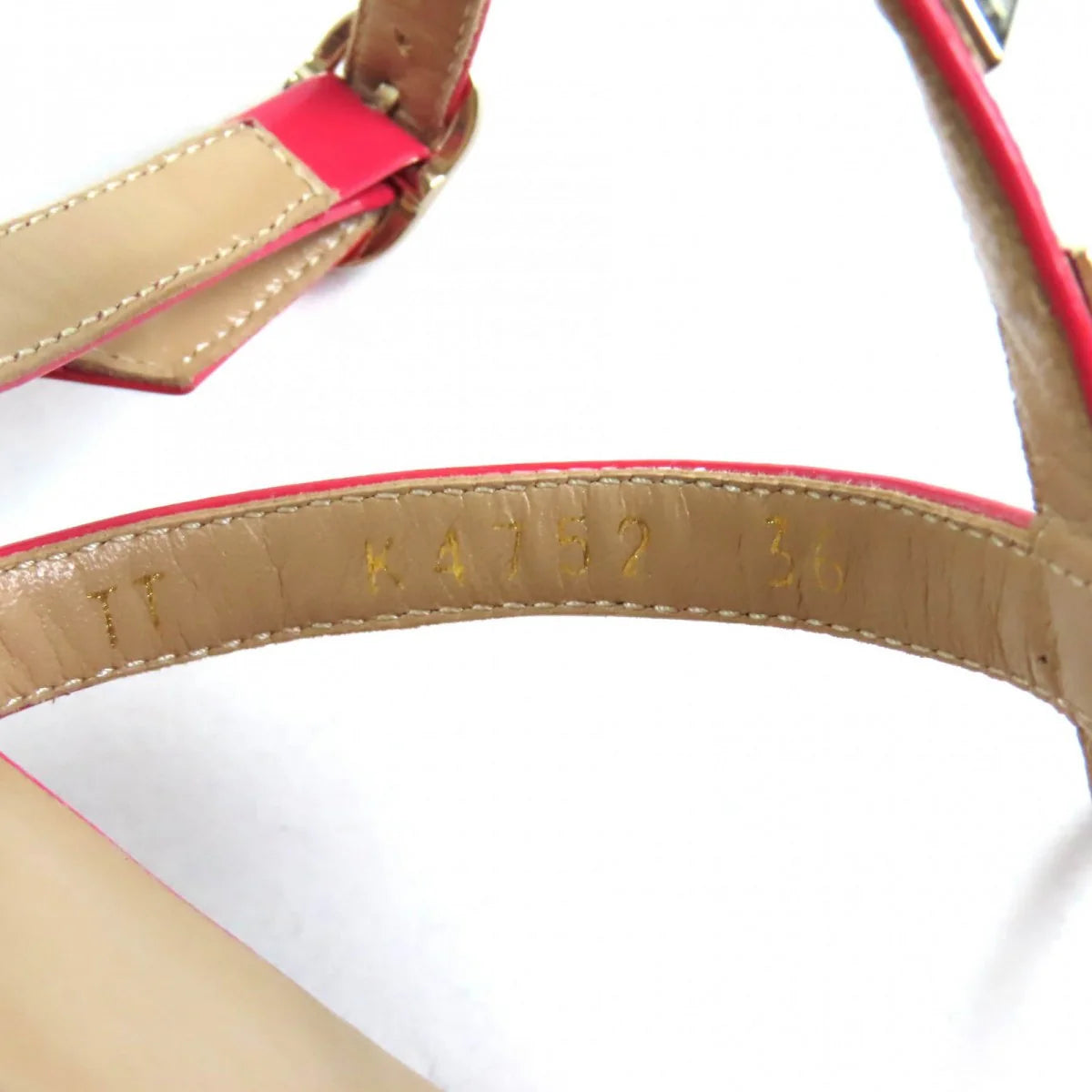 VALENTINO GARAVANI – Rockstud Flat Sandals – Pierpaolo Piccioli – 2019 – 100% Authentic Pre-Owned ✨Near mint.