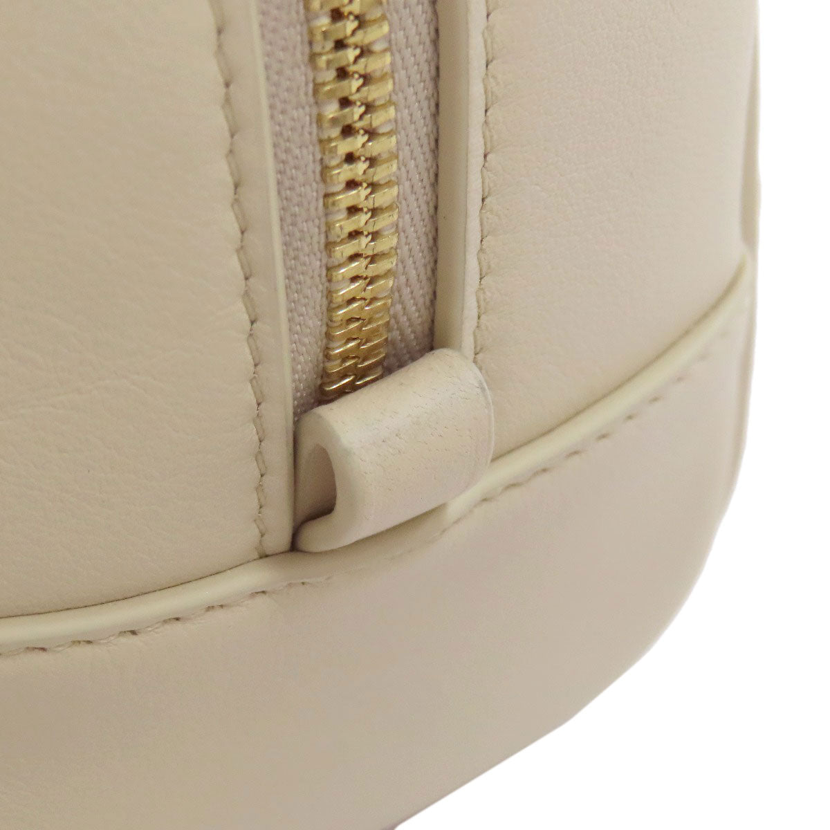 LOEWE – Amazona 16 Square 2WAY 100% Authentic ✨Excellent Pre-Owned Condition
