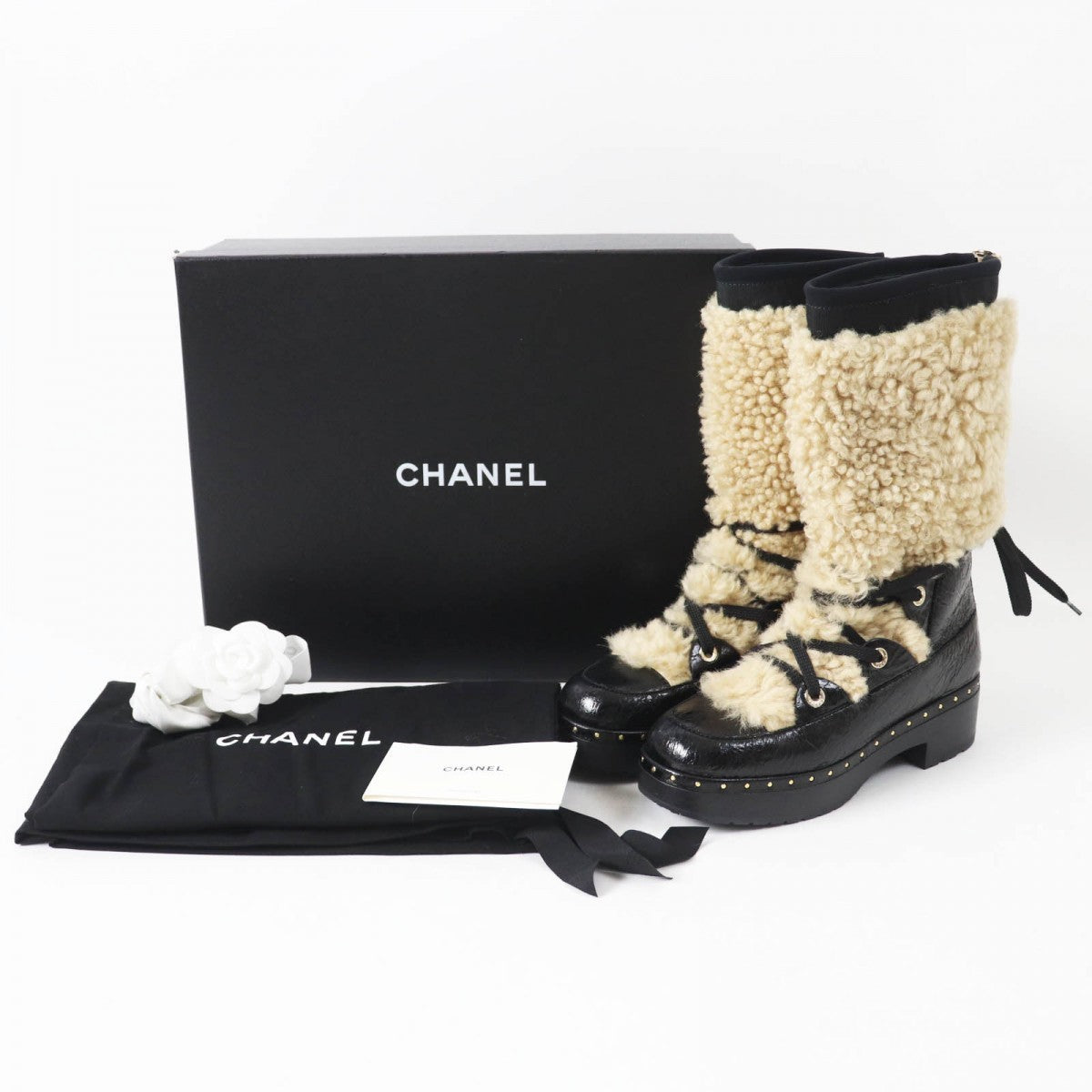 CHANEL Boots Black & Beige Leather with Mouton Trim Size 37 – Made in Italy 100% Authentic ✨Excellent Pre-Owned Condition, ✨Almost New
