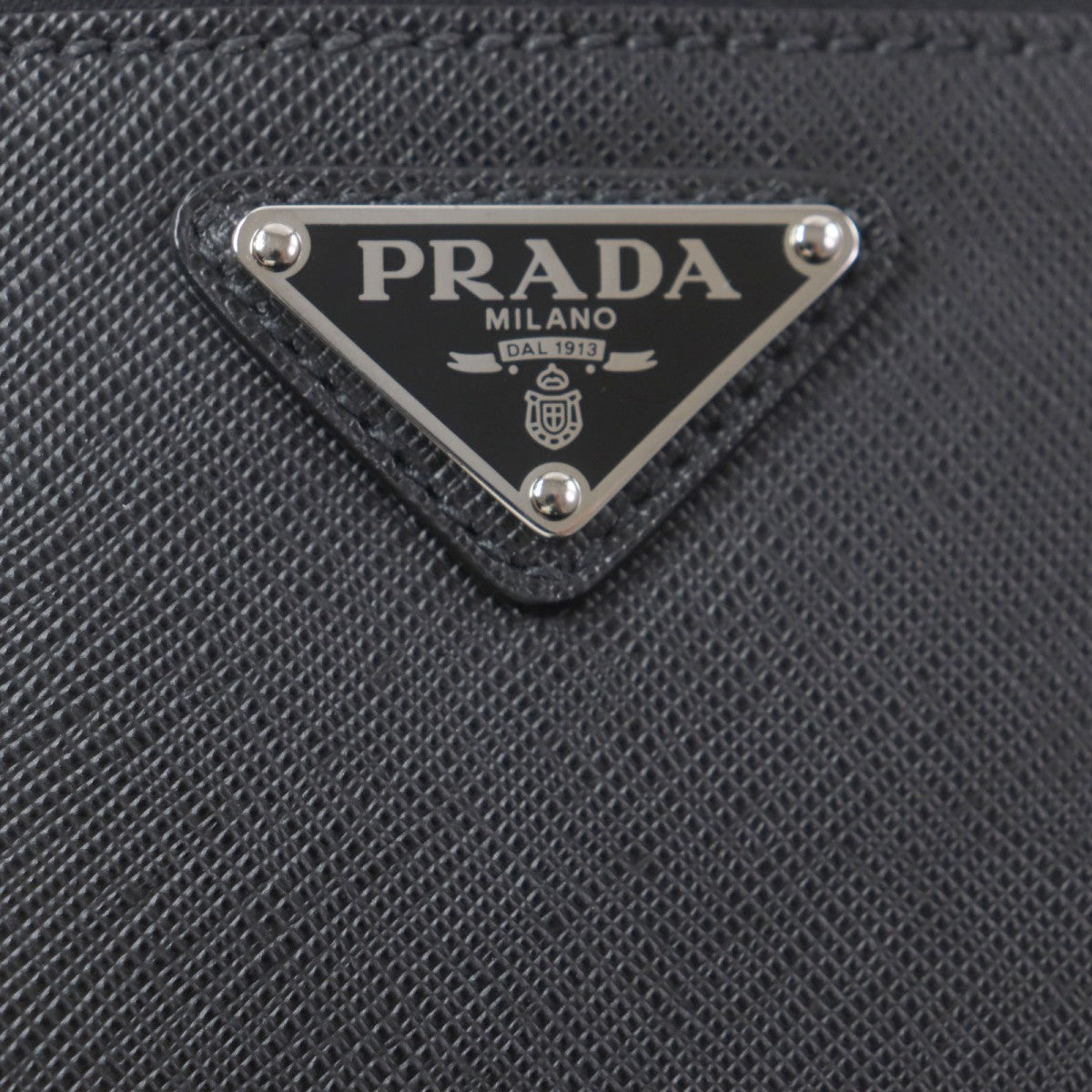 PRADA Black Saffiano Leather – Men’s – 100% Authentic Pre-Owned ✨Near Unused Condition