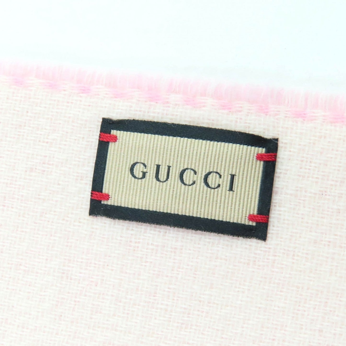 GUCCI – Scarf – Ivory Pink Wool & Cashmere – 100% Authentic Pre-Owned ✨Unused Condition