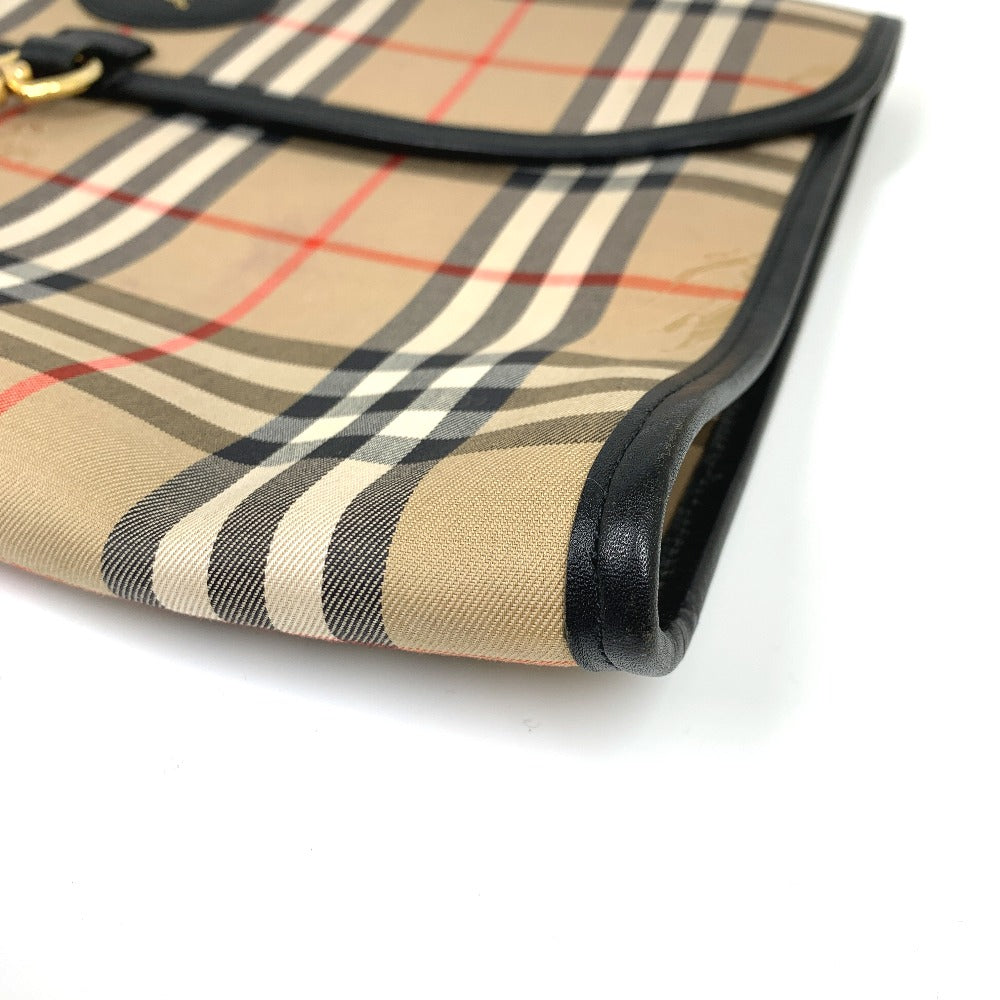 Burberry
Clutch logo 100% Authentic ✨Very Good Pre Owned Condition