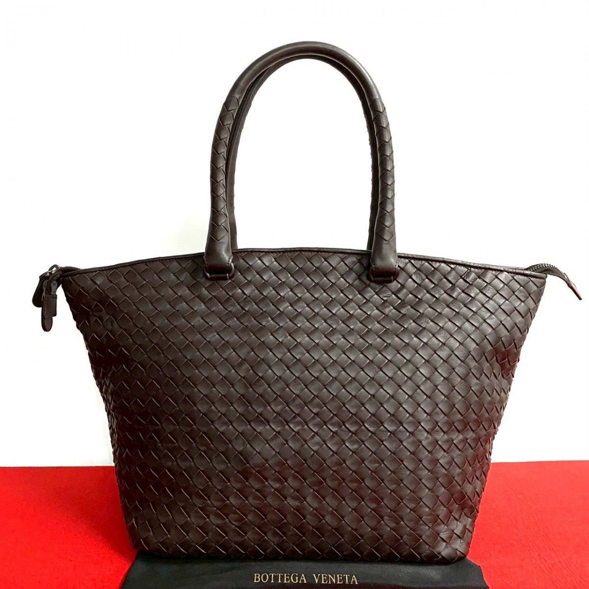 Bottega Veneta by Tomas Maier Intrecciato Tote Bag in Dark Brown Leather – Italy, Circa 2010s – Pre - Owned, 100% Authentic (Genuine) Item No.250409kmk1017 - 5 - LLUXE.CA