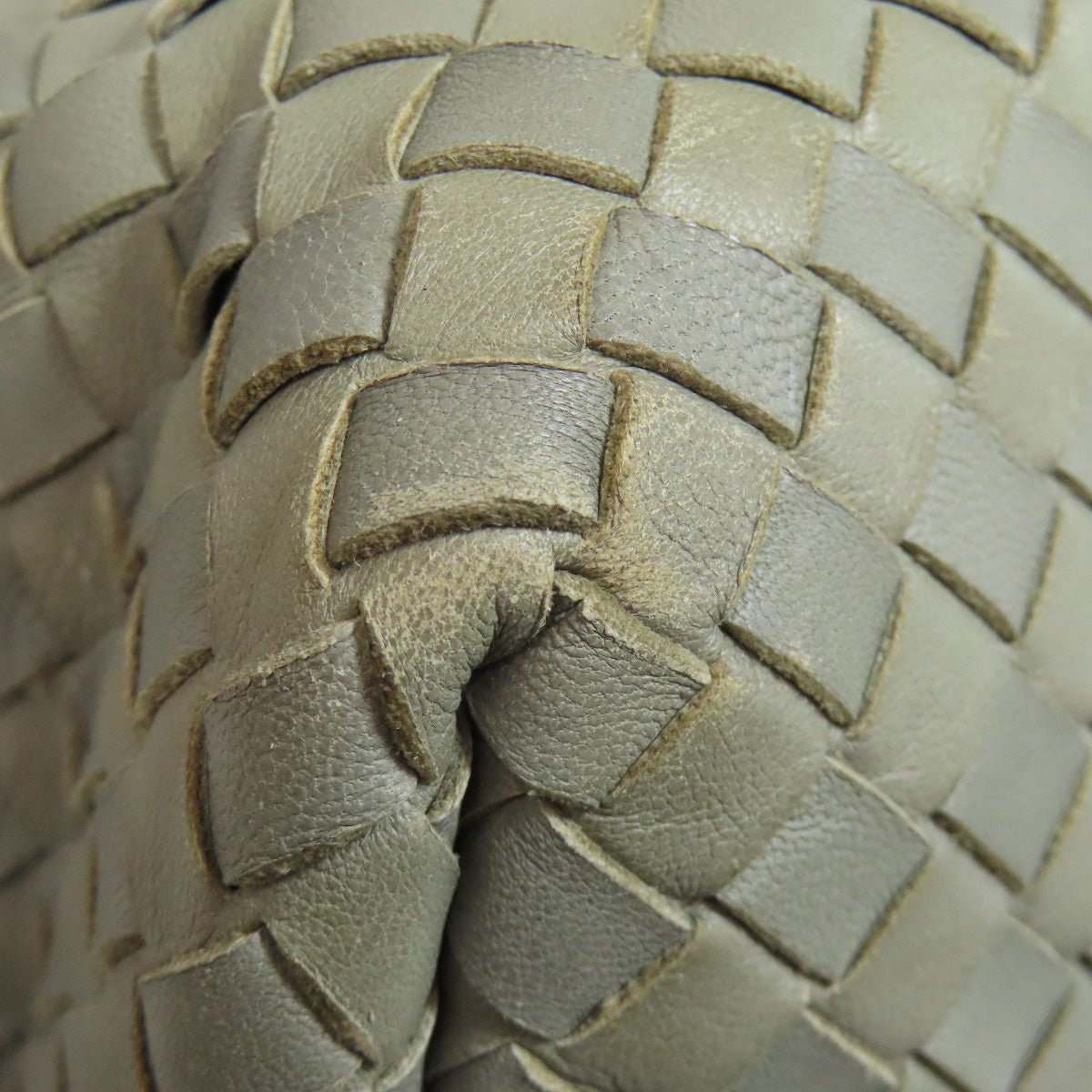 BOTTEGA VENETA β Intrecciato Calfskin Tote Bag β Tomas Maier β c. 2016 β 100% Authentic Pre - Owned - LLUXE.CA