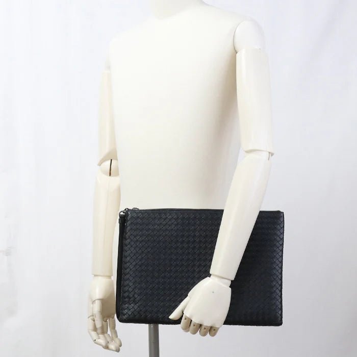 BOTTEGA VENETA – INTRECCIATO Clutch Bag – Black Leather – Tomas Maier – Circa 2016 – 100% Authentic Pre - Owned - LLUXE.CA
