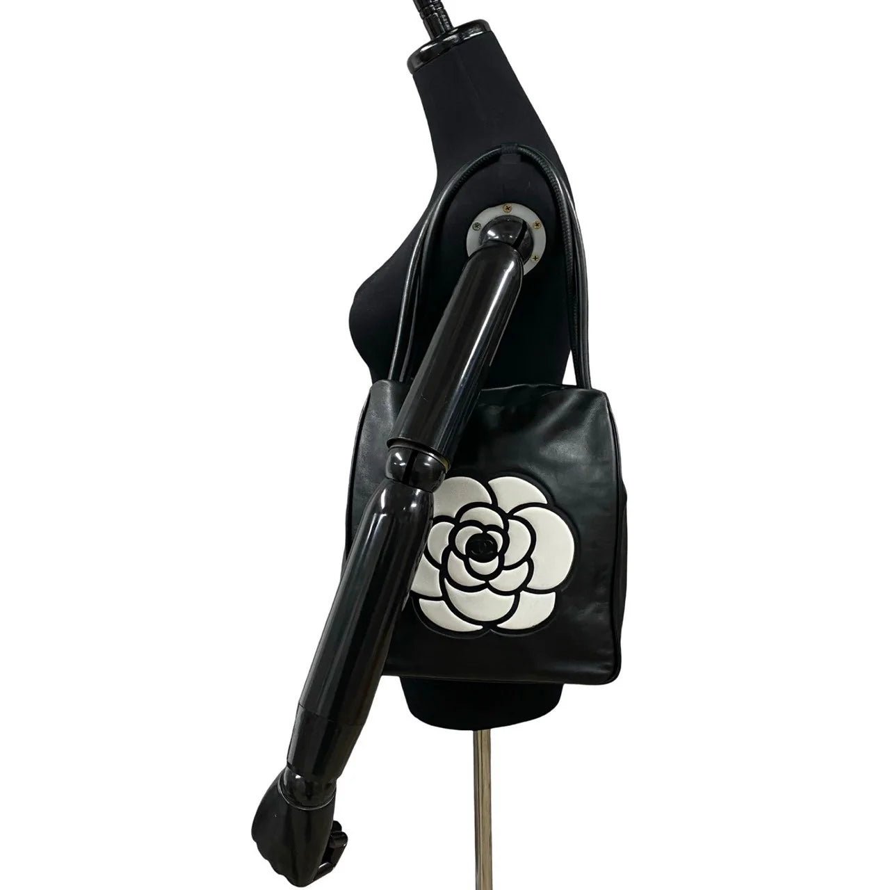 CHANEL – Camellia Logo – 7th Series – Karl Lagerfeld – 2002–2003 – 100% Authentic Pre - Owned - LLUXE.CA