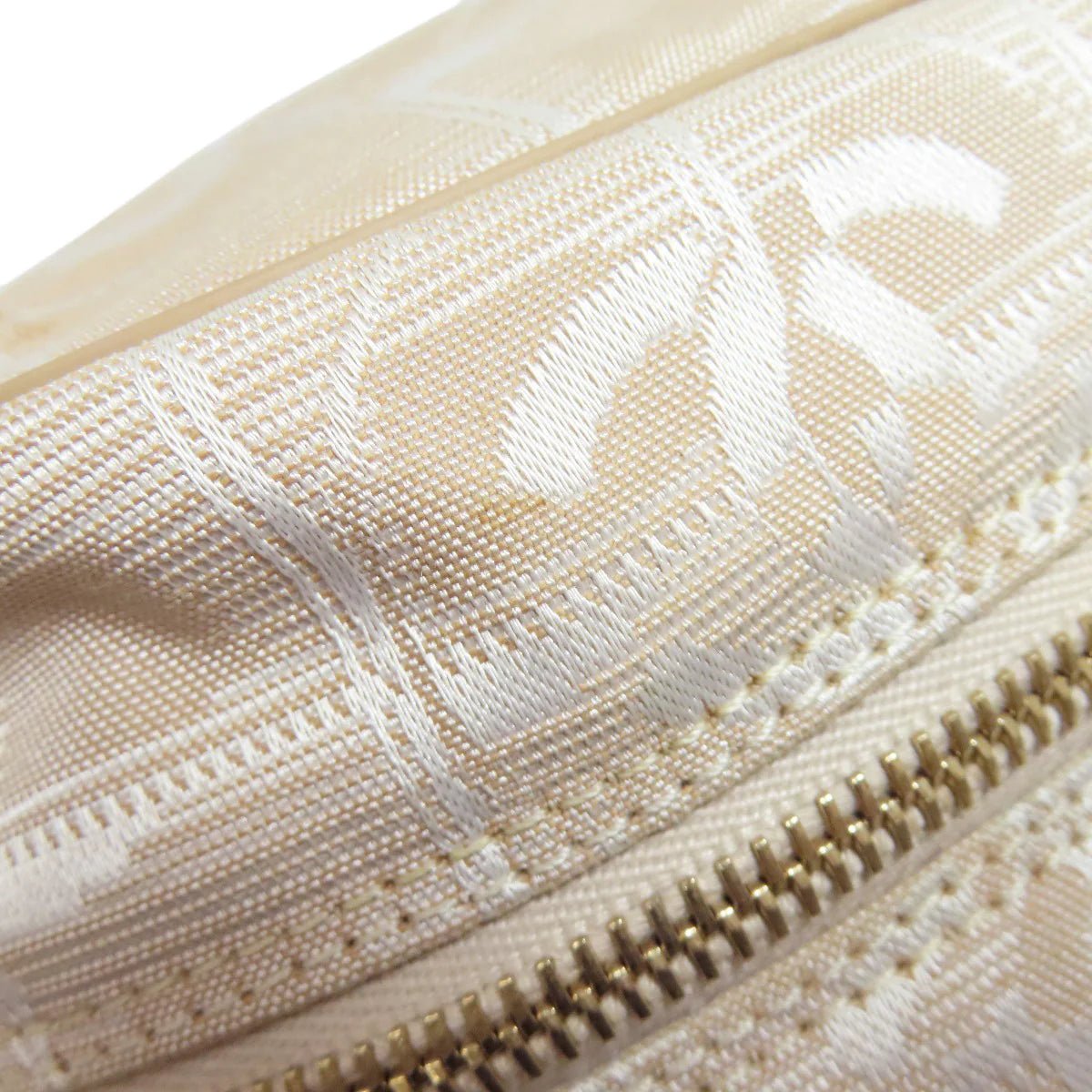 CHANEL ā New Travel Line Handbag ā Beige Nylon Jacquard ā Karl Lagerfeld ā 1999 ā 100% Authentic Pre - Owned - LLUXE.CA