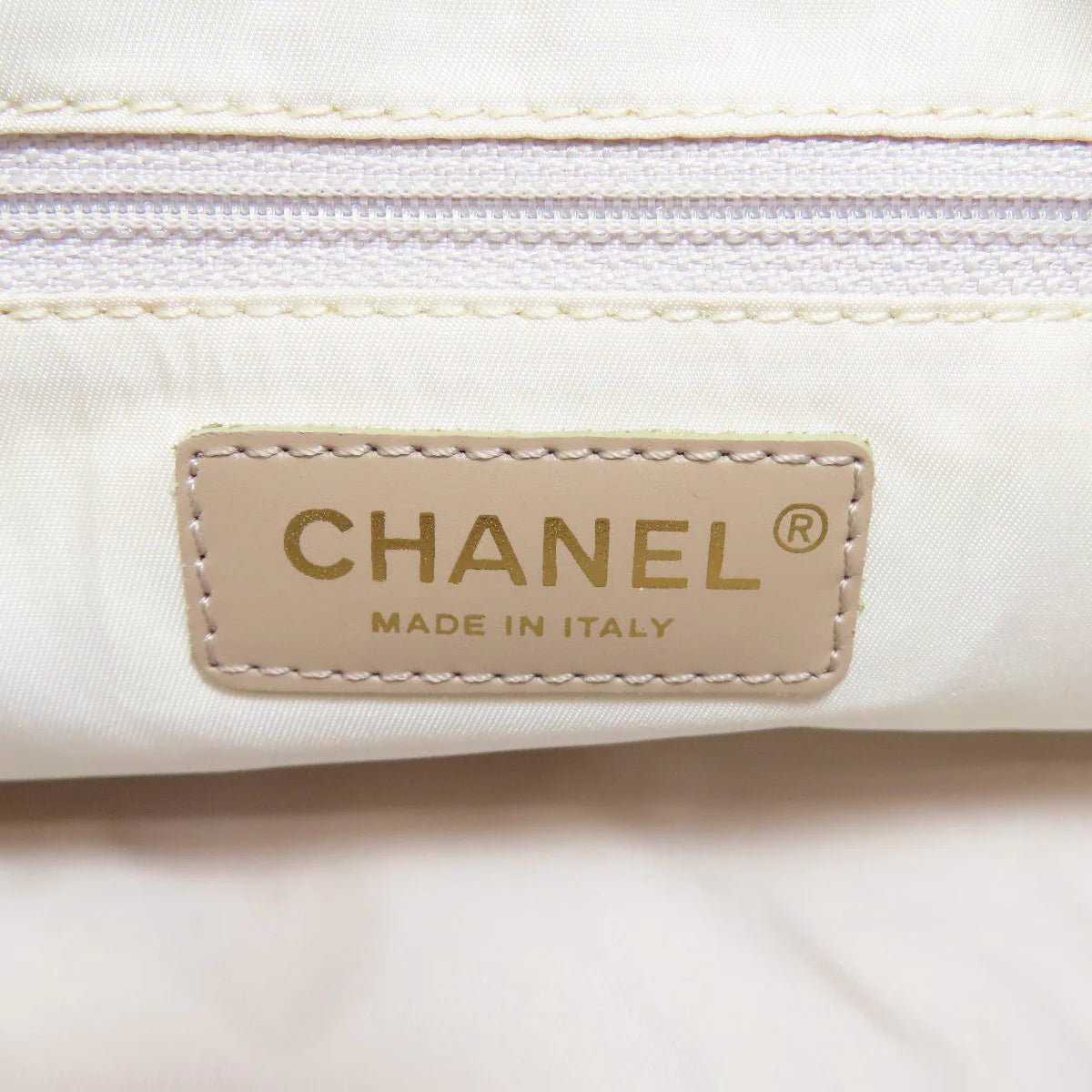 CHANEL ā New Travel Line Handbag ā Beige Nylon Jacquard ā Karl Lagerfeld ā 1999 ā 100% Authentic Pre - Owned - LLUXE.CA