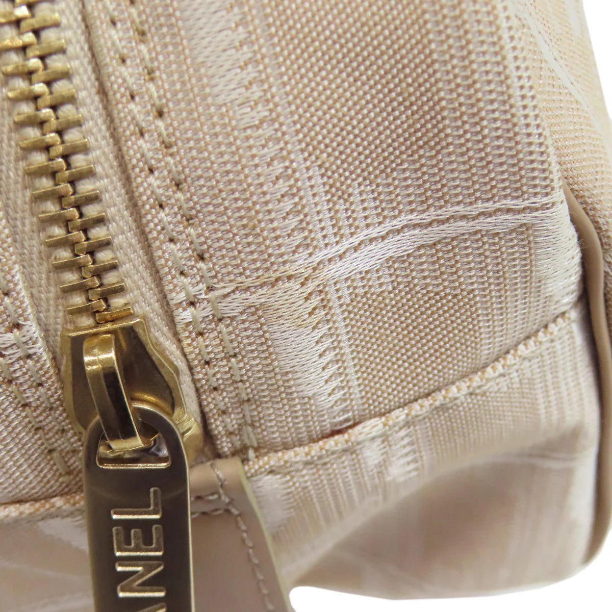 CHANEL ā New Travel Line Handbag ā Beige Nylon Jacquard ā Karl Lagerfeld ā 1999 ā 100% Authentic Pre - Owned - LLUXE.CA