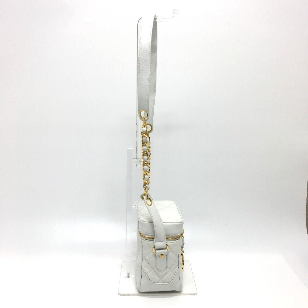 Chanel Vintage Matelassé CC COCO Mark Shoulder Bag in White Lambskin with Gold - Tone Hardware – Circa 1980s, Made in Italy – Pre - Owned, 100% Authentic (Genuine) Item No.: 3823 - 20964 - 13 - LLUXE.CA