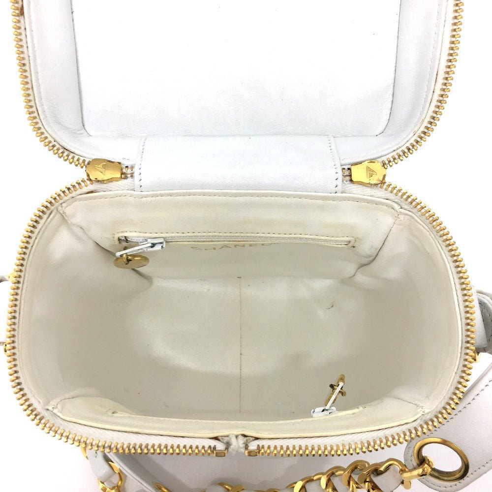 Chanel Vintage Matelassé CC COCO Mark Shoulder Bag in White Lambskin with Gold - Tone Hardware – Circa 1980s, Made in Italy – Pre - Owned, 100% Authentic (Genuine) Item No.: 3823 - 20964 - 13 - LLUXE.CA