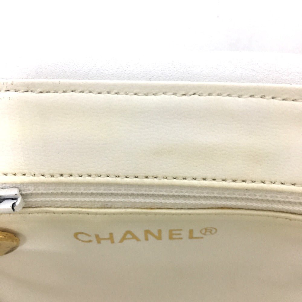 Chanel Vintage Matelassé CC COCO Mark Shoulder Bag in White Lambskin with Gold - Tone Hardware – Circa 1980s, Made in Italy – Pre - Owned, 100% Authentic (Genuine) Item No.: 3823 - 20964 - 13 - LLUXE.CA
