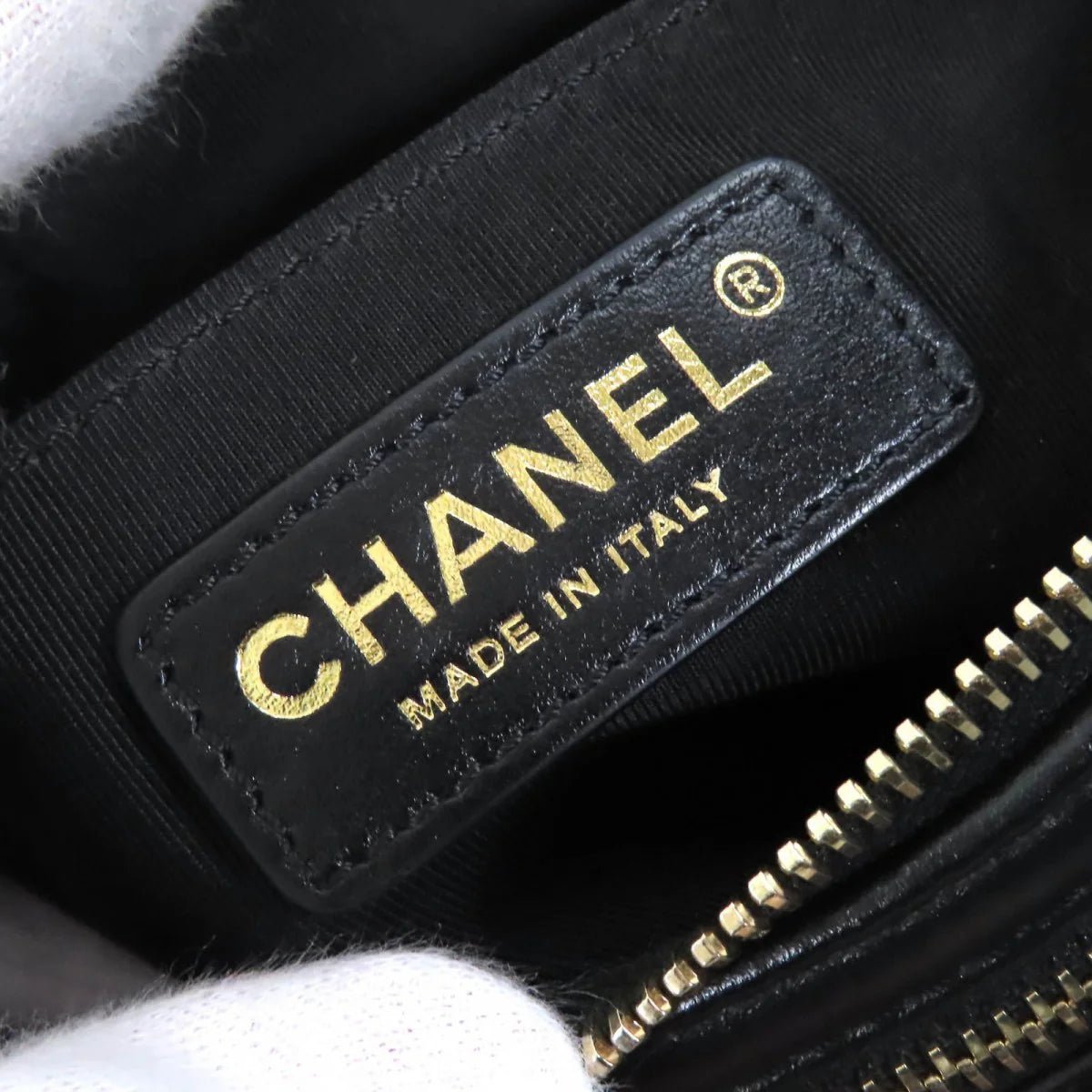 CHANEL β Waist Bag β AS1077 β Virginie Viard β 2020 β 100% Authentic Pre - Owned - LLUXE.CA