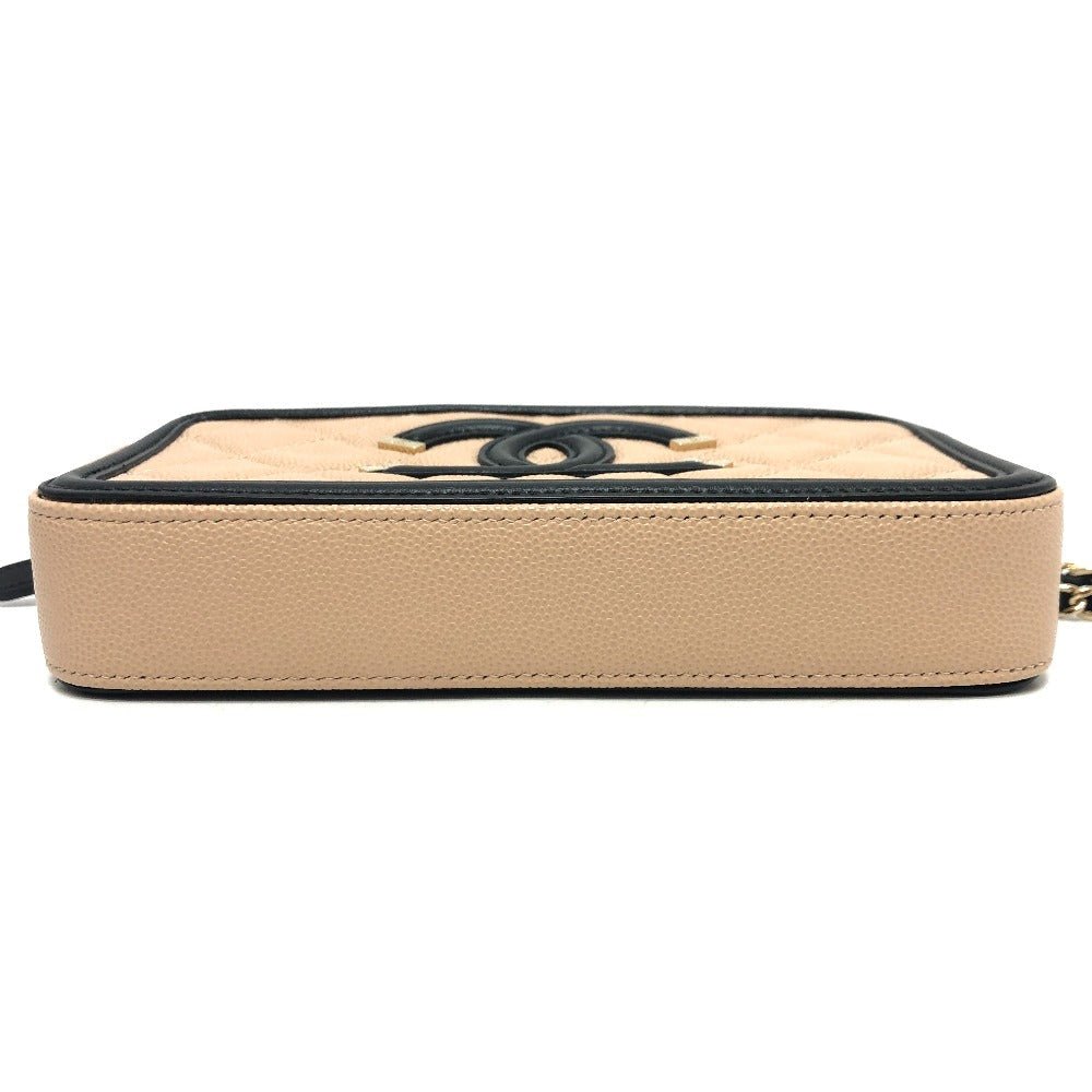 CHANEL – Wallet on Chain / CC Filigree – Model No. A84450 – Karl Lagerfeld – 2019 – 100% Authentic Pre - Owned Item No.: 31782 - 24723 - 5 - LLUXE.CA