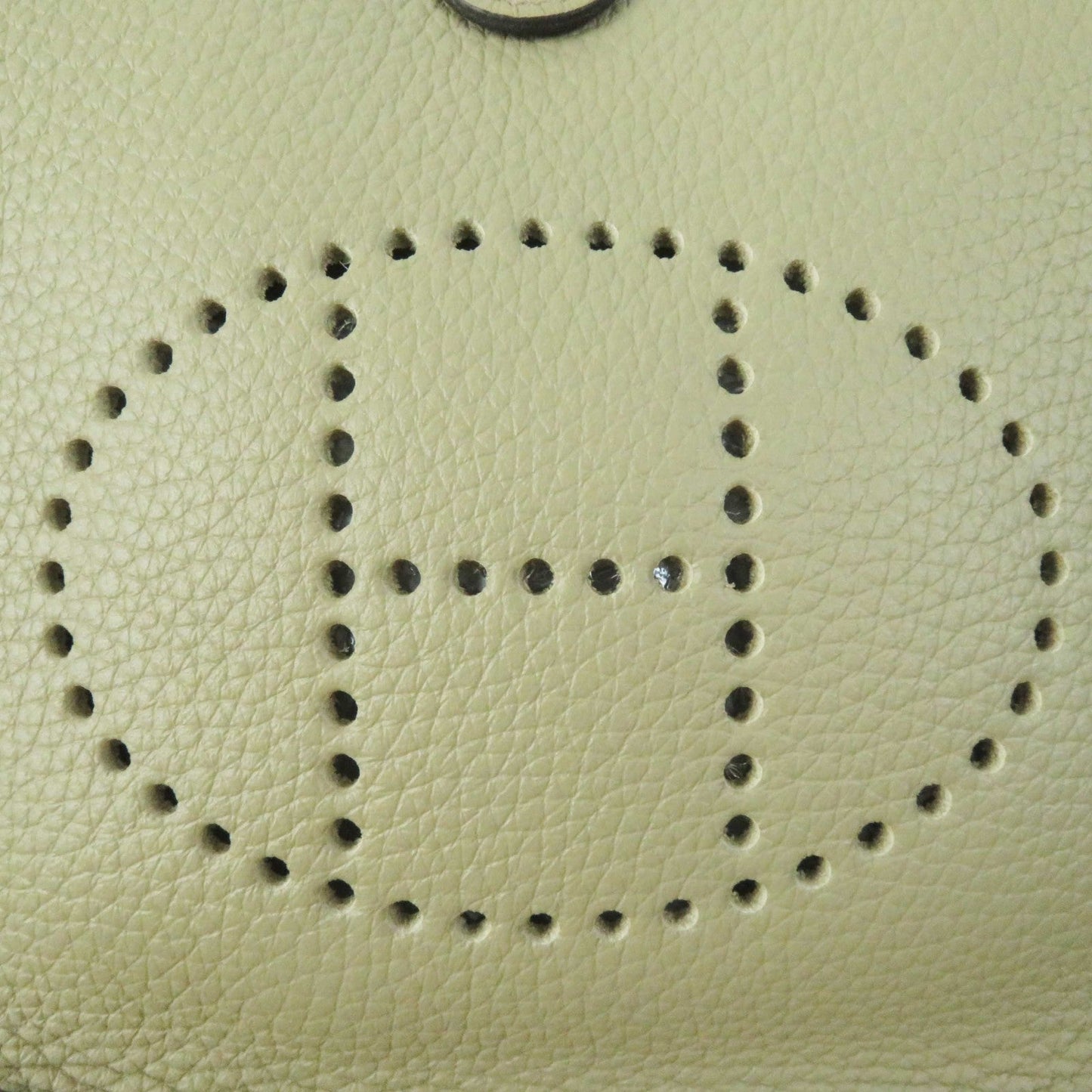 HERMÈS 00020777 Evelyne TPM Taurillon Clémence Leather – Pre - Owned, 100% Authentic Alpha (2020) – The Evelyne TPM’s compact, hands - free design is in high demand, aligning with today’s mini bag trend. Despite being pre - owned, it retains strong value - LLUXE.CA