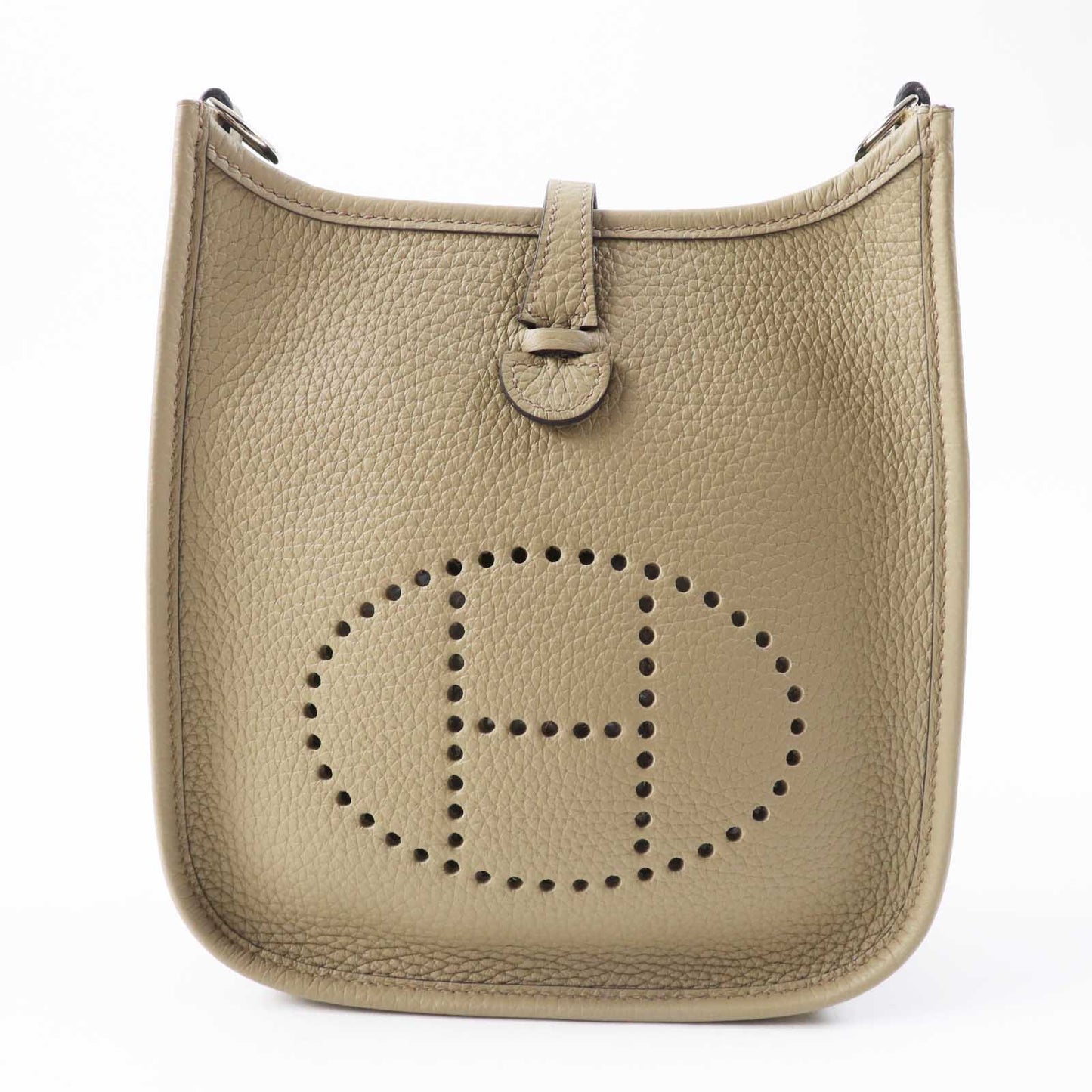 HERMÈS 00020777 Evelyne TPM Taurillon Clémence Leather – Pre - Owned, 100% Authentic Alpha (2020) – The Evelyne TPM’s compact, hands - free design is in high demand, aligning with today’s mini bag trend. Despite being pre - owned, it retains strong value - LLUXE.CA