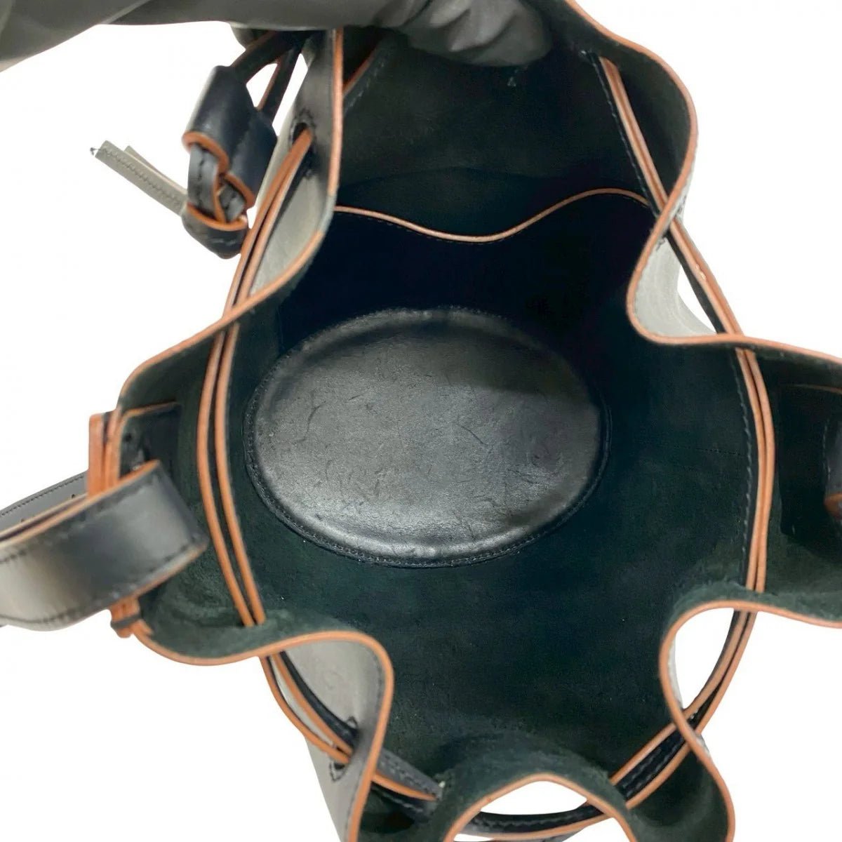 LOEWE – Balloon Bag Medium in Black Leather – Jonathan Anderson – Introduced 2020 – Made in Spain – 100% Authentic Pre - Owned - LLUXE.CA