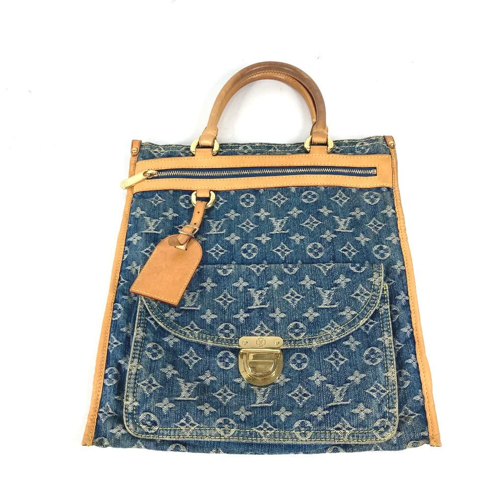 Louis Vuitton Denim Flat Shopper | 1007 - 23644 - 20 MM Blue | Circa 2005 | Made in France - LLUXE.CA
