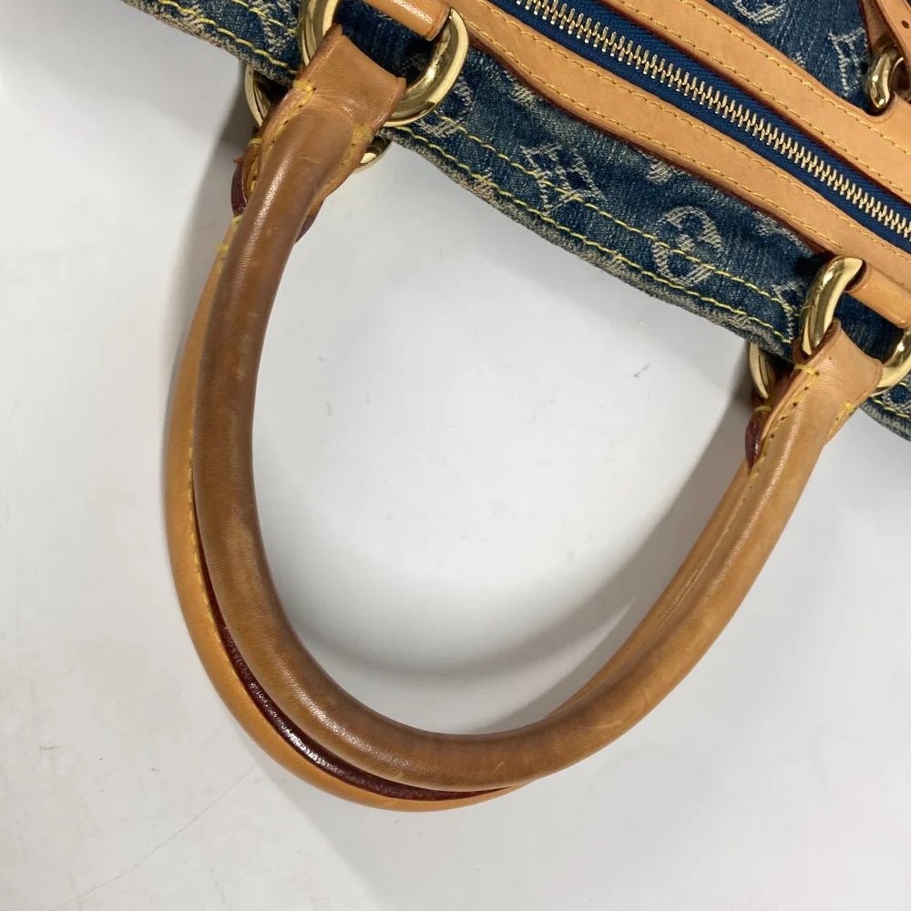 Louis Vuitton Denim Flat Shopper | 1007 - 23644 - 20 MM Blue | Circa 2005 | Made in France - LLUXE.CA