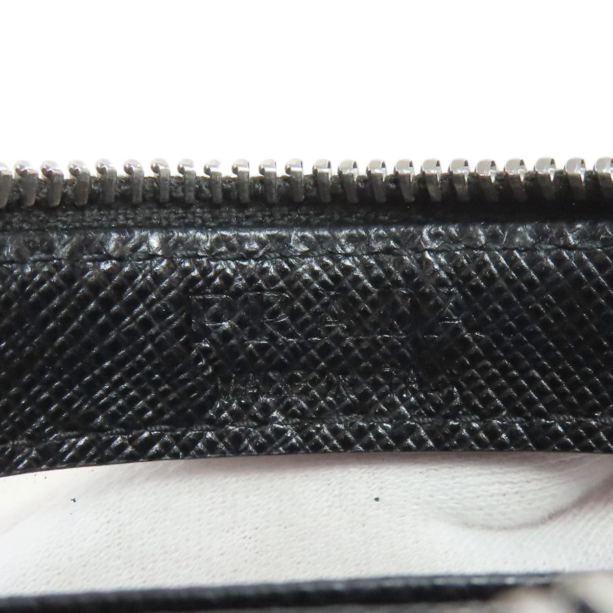 PRADA β Accessory Pouch / Mini Clutch β Model No. LogoMetal β Miuccia Prada β Early 2000s β 100% Authentic Pre - Owned Item No. 75707204 - LLUXE.CA