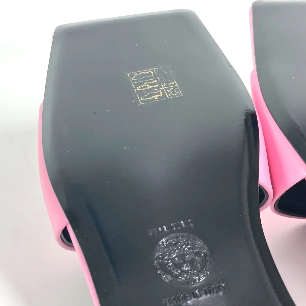 VERSACE – Sandals – Medusa Logo – Pink Leather – Donatella Versace – Circa 2022 – 100% Authentic Pre - Owned - LLUXE.CA