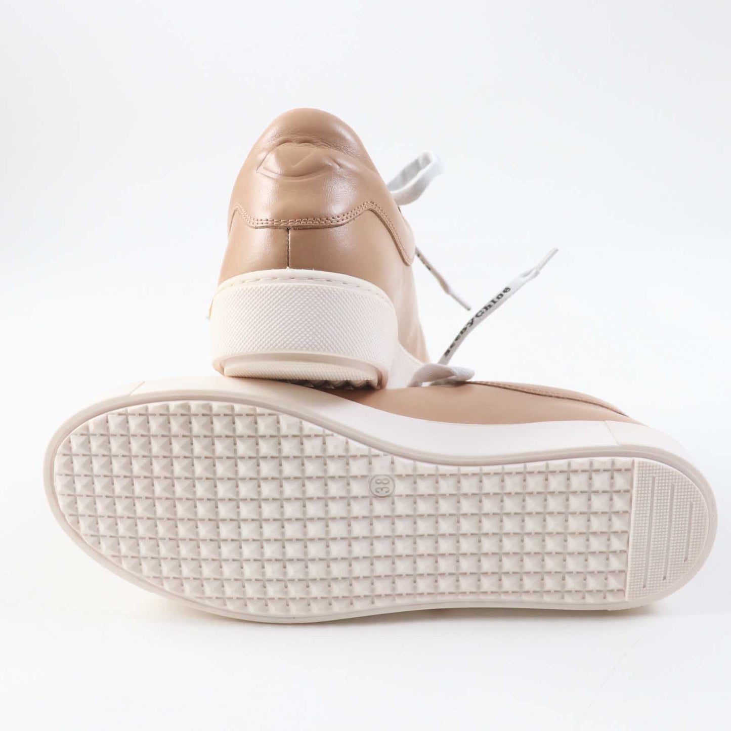 See by Chloé
Low-Cut Sneakers – Model ESSIE – Gabriela Hearst – 2022 – 100% Authentic Excellent Pre-Owned Condition