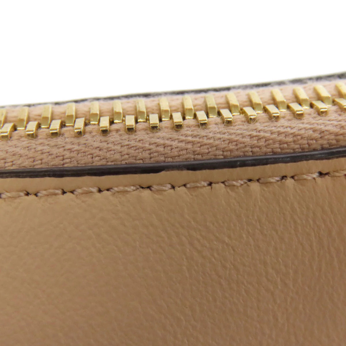 FENDI – Fendigraphy Silvia Venturini Fendi  100% Authentic ✨Very Good Pre-Owned