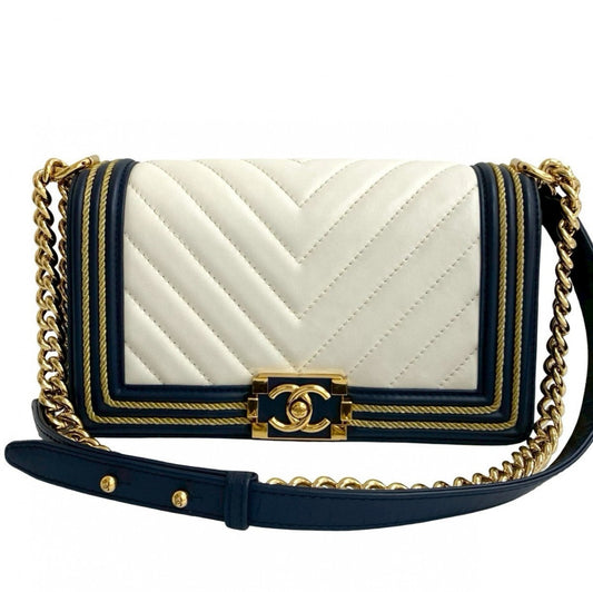 CHANEL Boy Bag – White Lambskin with COCO Mark – Karl Lagerfeld Collection, 2019 – 100% Authentic ✨Very Good Pre-Owned Condition