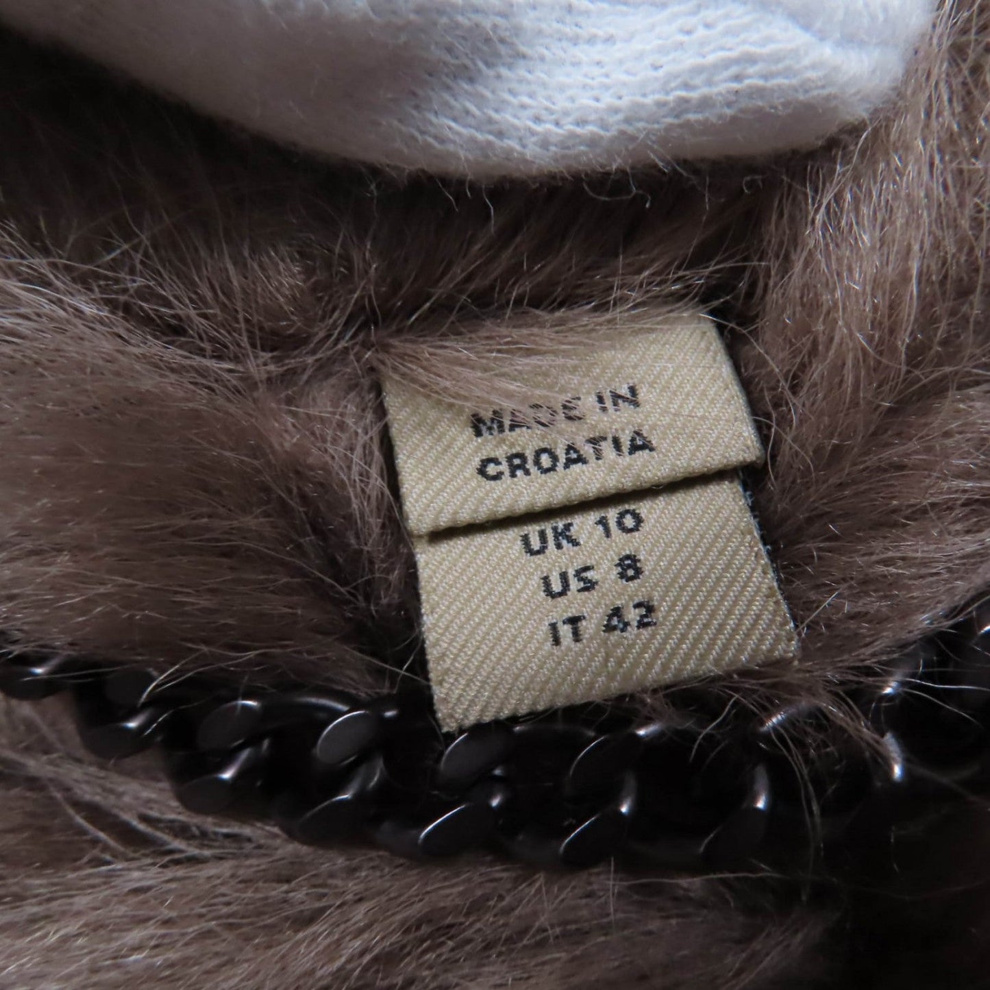 BURBERRY – Sheepskin Mouton Coat with Belt – Beige – Size 42 / US 8 –