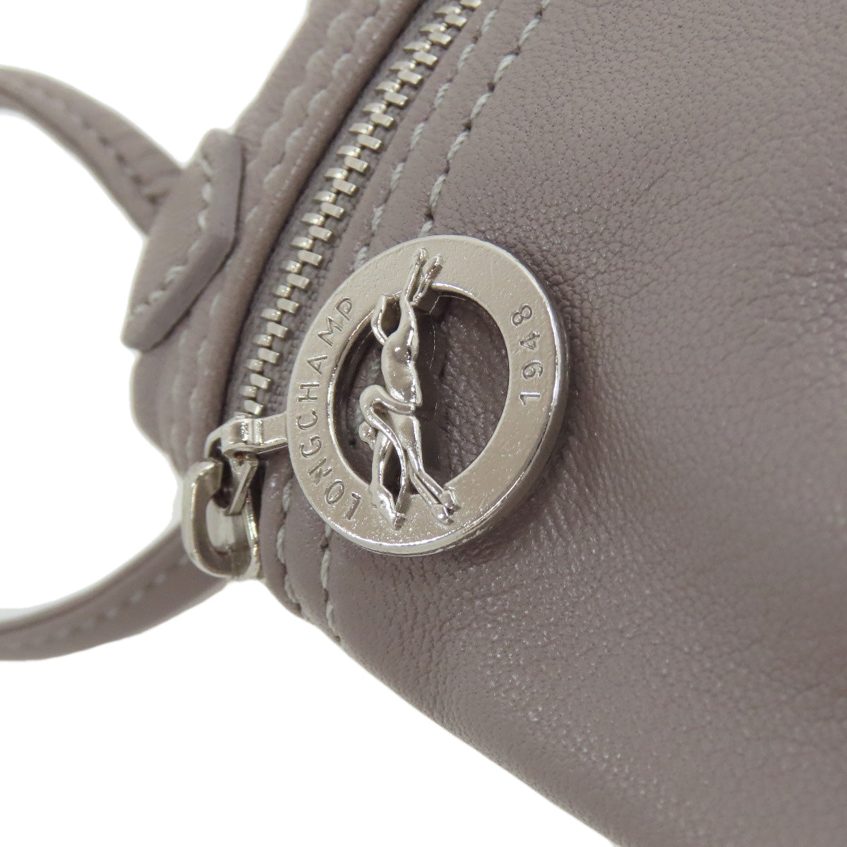 Longchamp Classic Leather Logo Line (2000s Collection) Leather Gray – 100% Authentic ✨Excellent Pre-Owned
