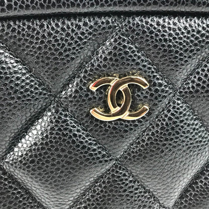CHANEL – Pouch – CC COCO Mark Logo Matelassée– Karl Lagerfeld Era – Approx. 2018–2019 – 100% Authentic Pre-Owned                      SA Rank ✨ Excellent