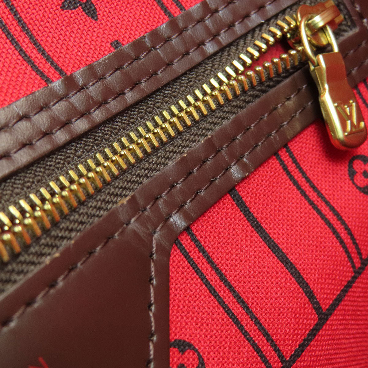 Louis Vuitton Neverfull                                      MM Damier Ebene