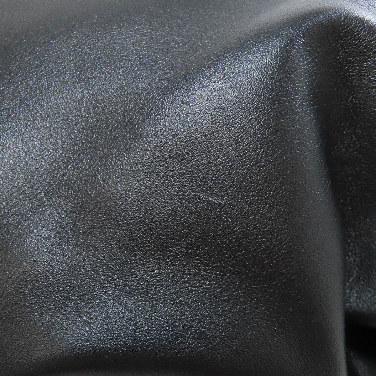 Bottega Veneta Vintage Drawstring Bag Calfskin Black | Tomas Maier Era circa 2015 | 100% Authentic Pre-Owned ✨gentle signs of wear