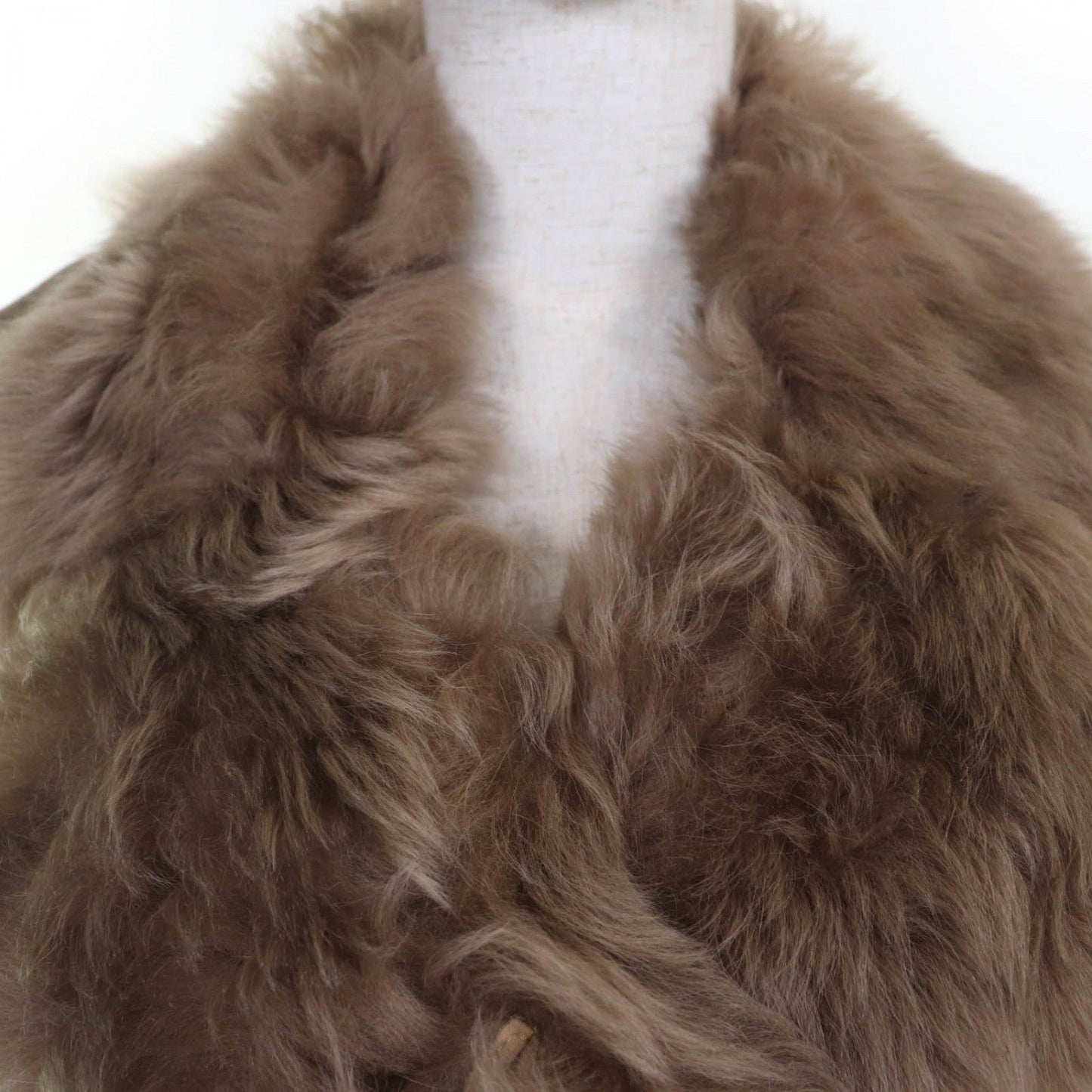 BURBERRY – Sheepskin Mouton Coat with Belt – Beige – Size 42 / US 8 –