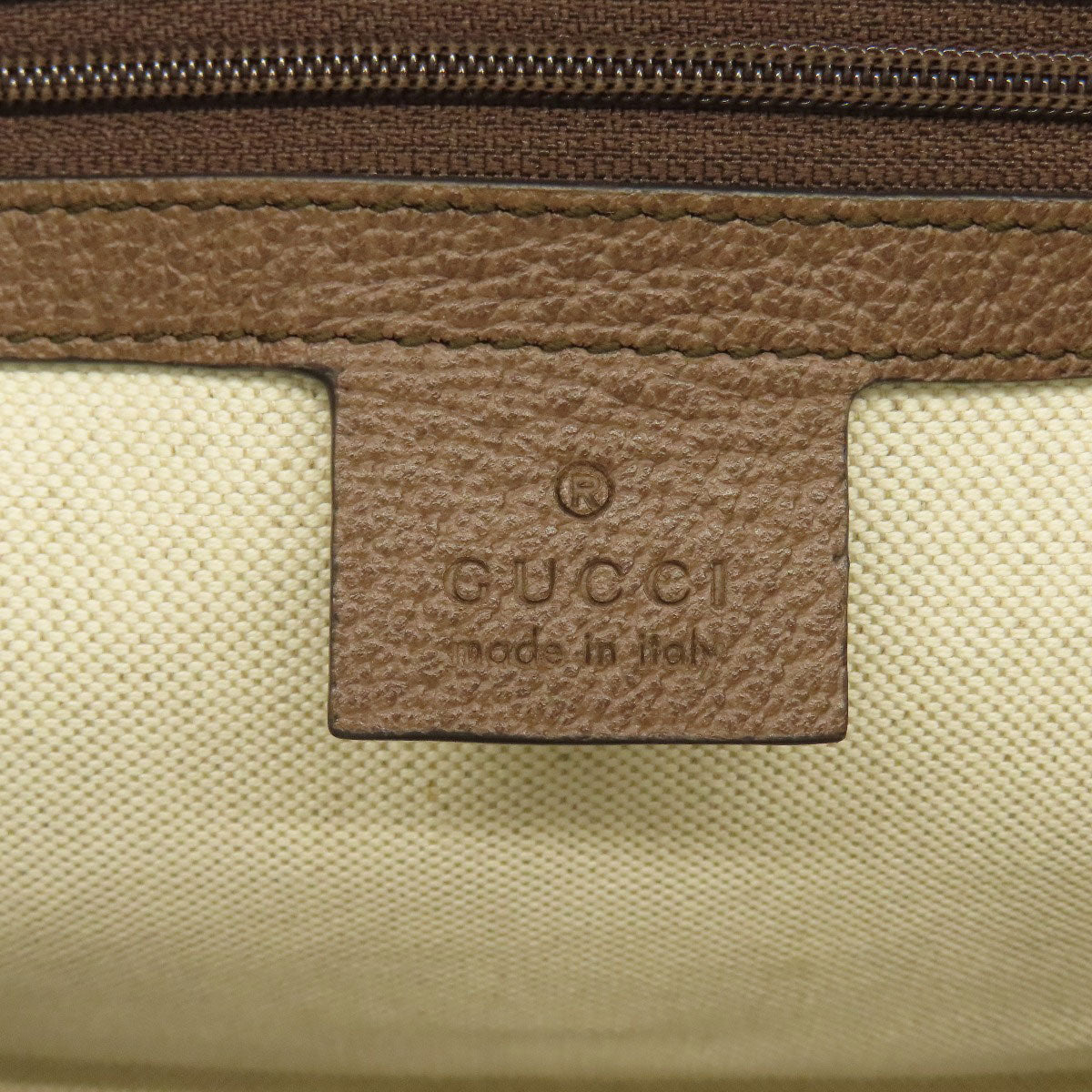 GUCCI Off-White Medium Pouch in GG Supreme Italy 100% Authentic Pre-Owned A Rank ✨ Excellent