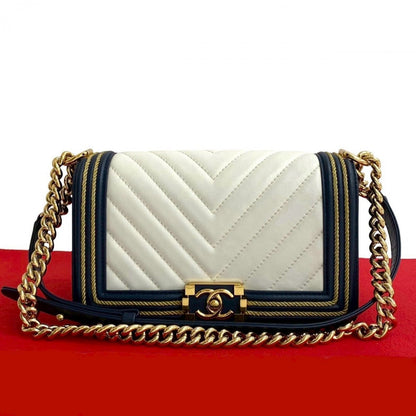 CHANEL Boy Bag – White Lambskin with COCO Mark – Karl Lagerfeld Collection, 2019 – 100% Authentic ✨Very Good Pre-Owned Condition
