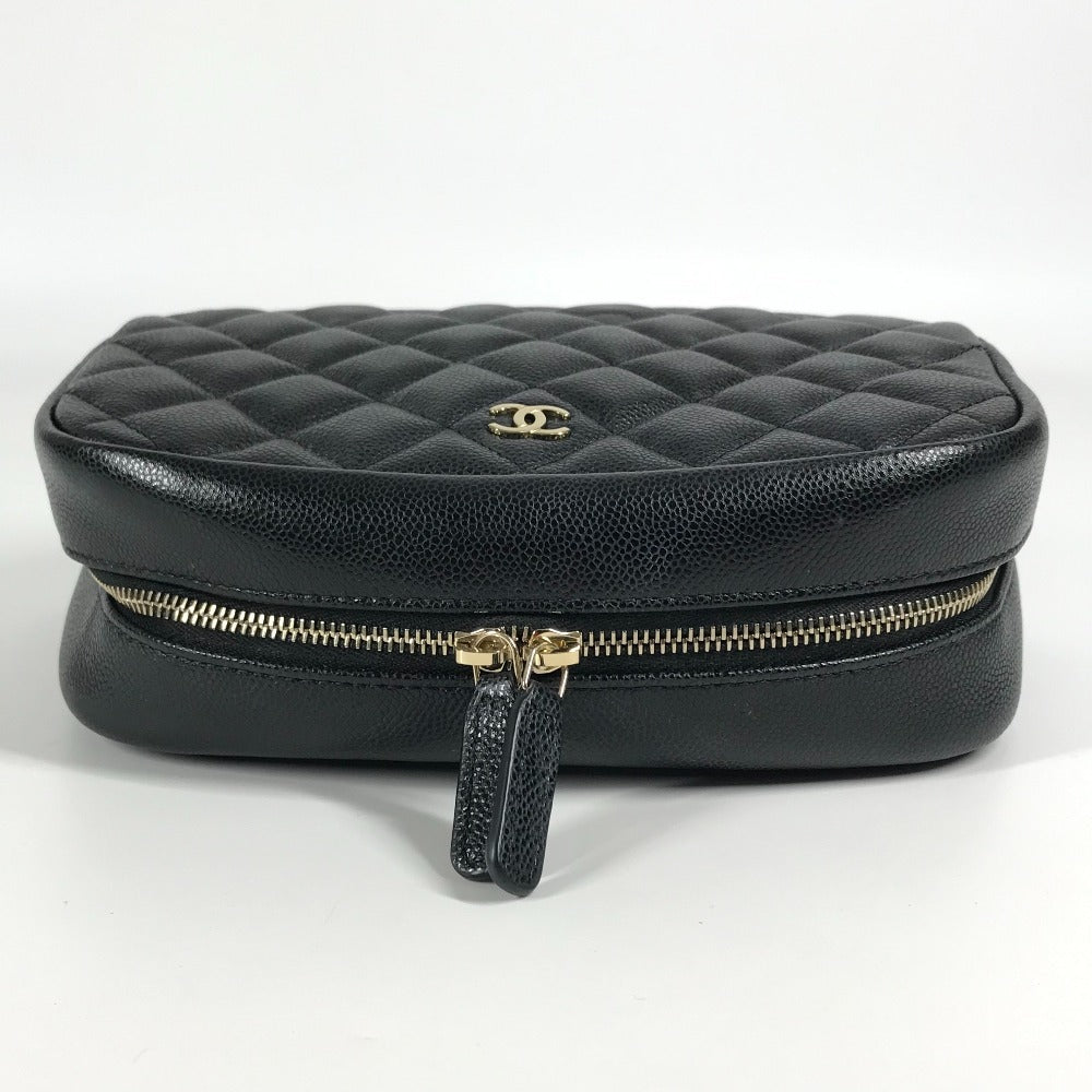 CHANEL – Pouch – CC COCO Mark Logo Matelassée– Karl Lagerfeld Era – Approx. 2018–2019 – 100% Authentic Pre-Owned                      SA Rank ✨ Excellent