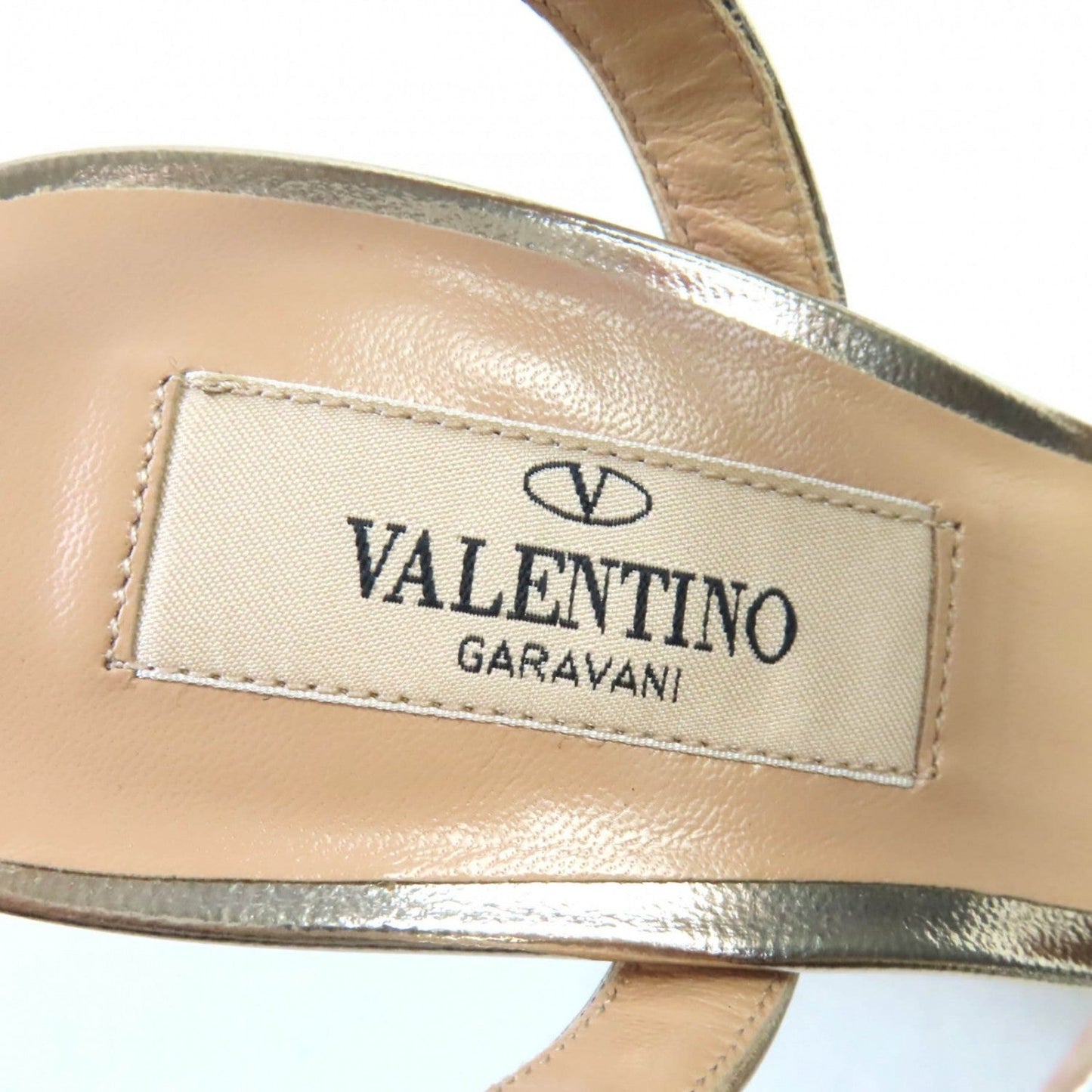 Valentino Garavani Pumps Size 35                                                                                                                                                                      Bronze leather with signature stud accent