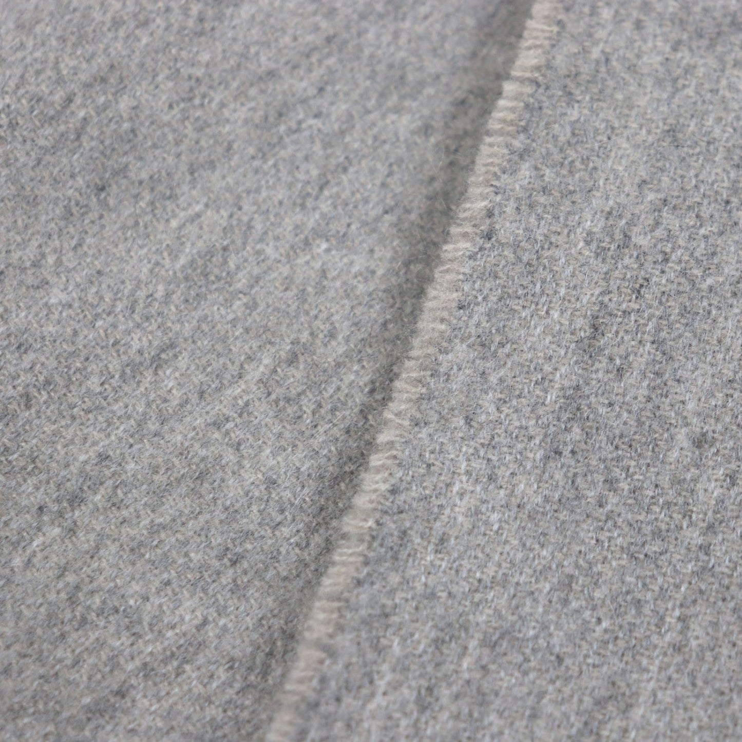 HERMÈS Perpetual Scarf Cashmere Gray