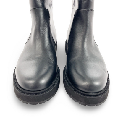 FENDI – Long Boots Zucca Embossed FF Motif – 2021 – 100% Authentic ✨Excellent Pre-Owned with light use Condition
