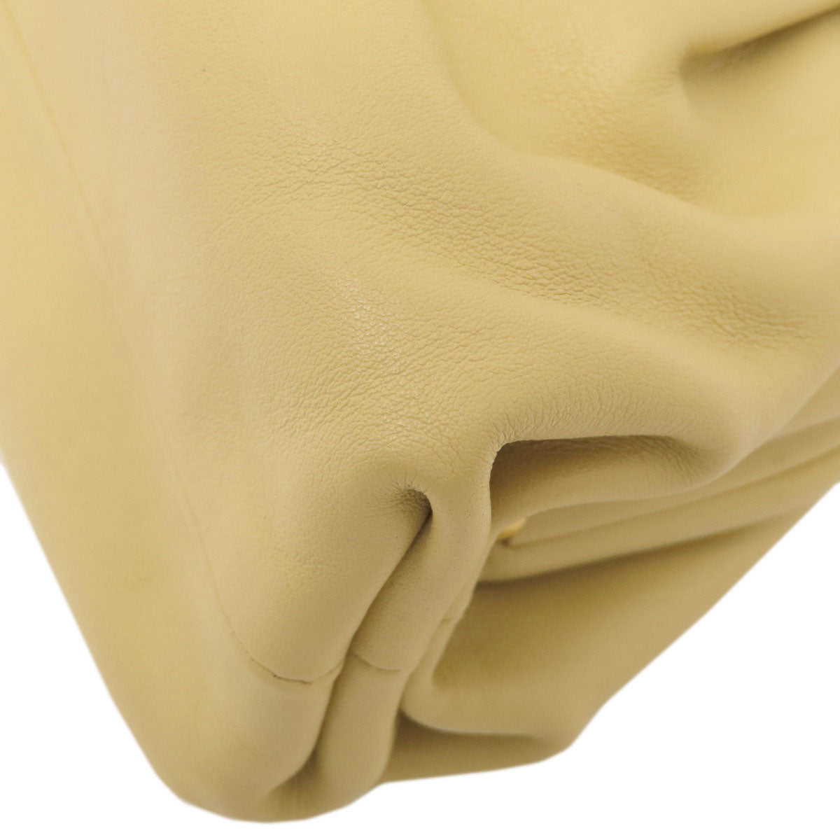 Bottega Veneta –Gamaguchi Frame Shoulder Bag – Beige Calfskin