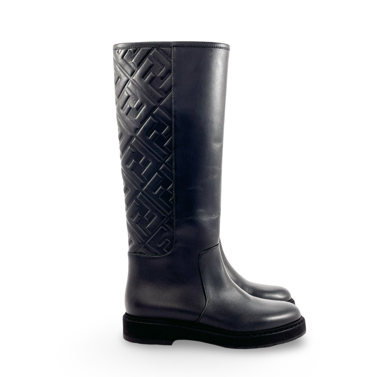 FENDI – Long Boots Zucca Embossed FF Motif – 2021 – 100% Authentic ✨Excellent Pre-Owned with light use Condition