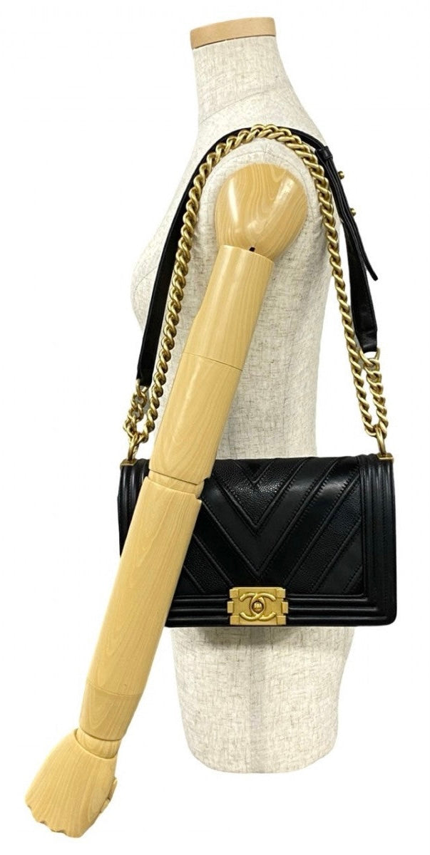 CHANEL – Black Chanel Boy Shoulder Bag