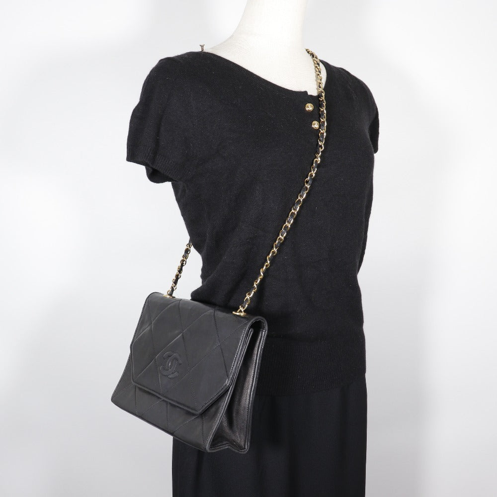 Chanel Chain Shoulder Bag in Black Lambskin – Vintage Matelassée1980s–1990s,  From the Karl Lagerfeld Era, 100% Authentic Pre-Owned