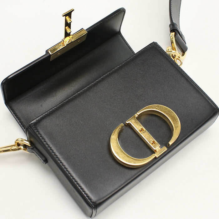 Christian Dior 30 Montaigne Box Bag
Calfskin with Gold Hardware